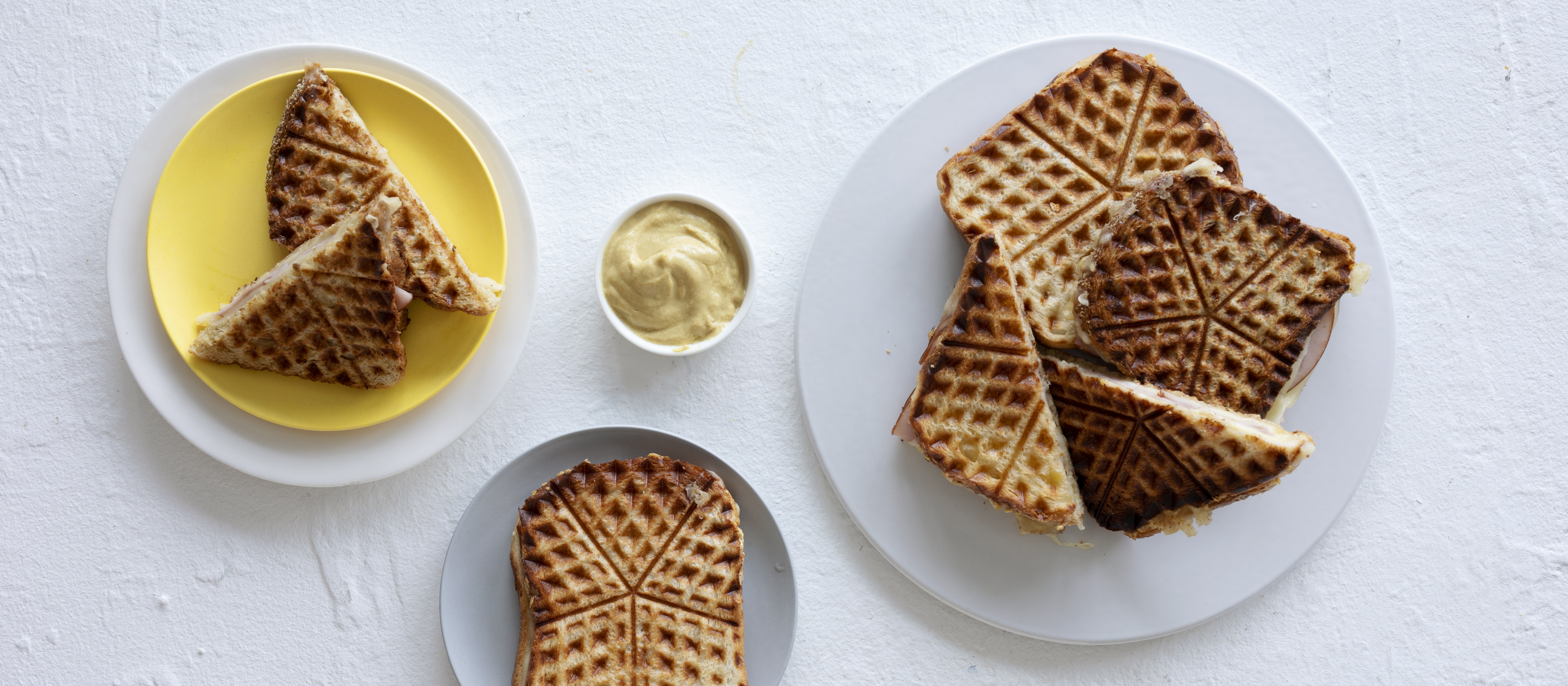 Lämpimät leivät vohveliraudalla