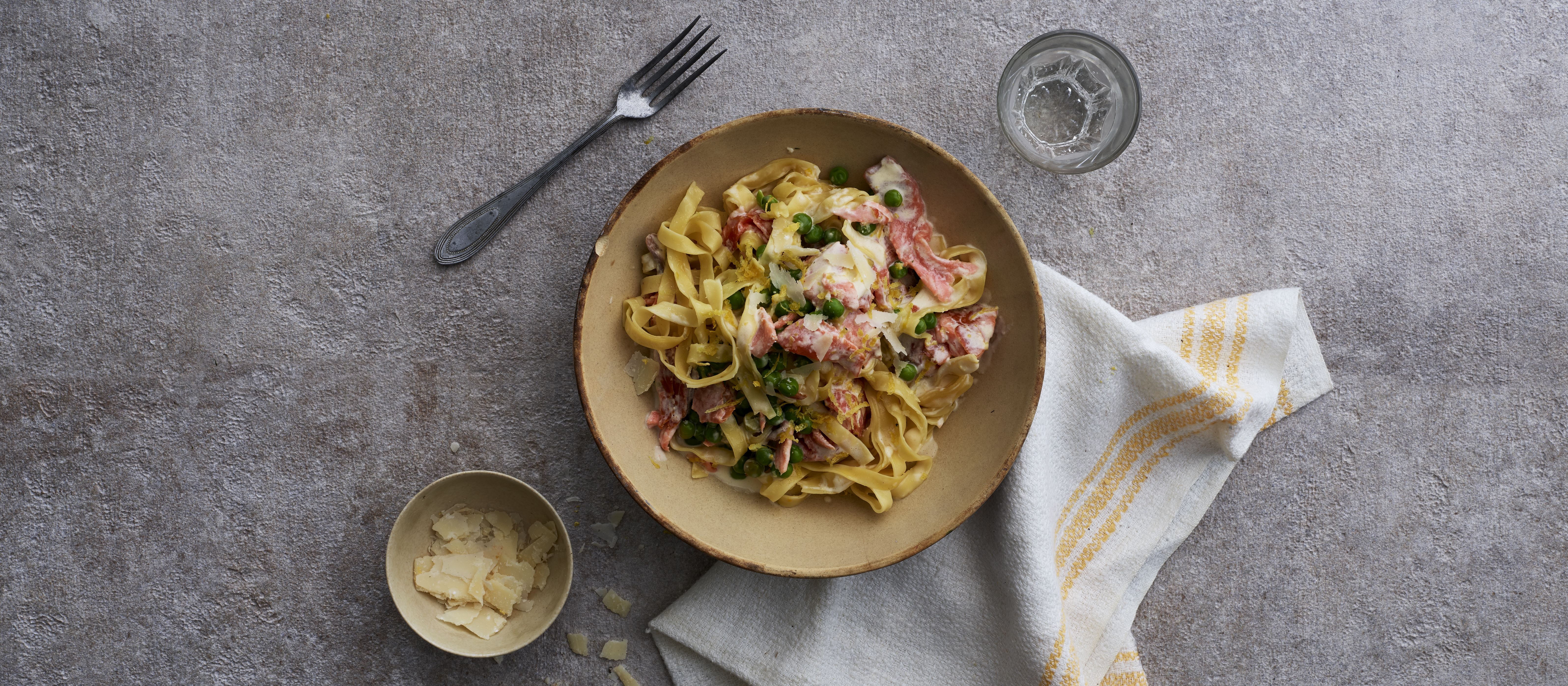 Kylmäsavulohipasta carbonaran tapaan