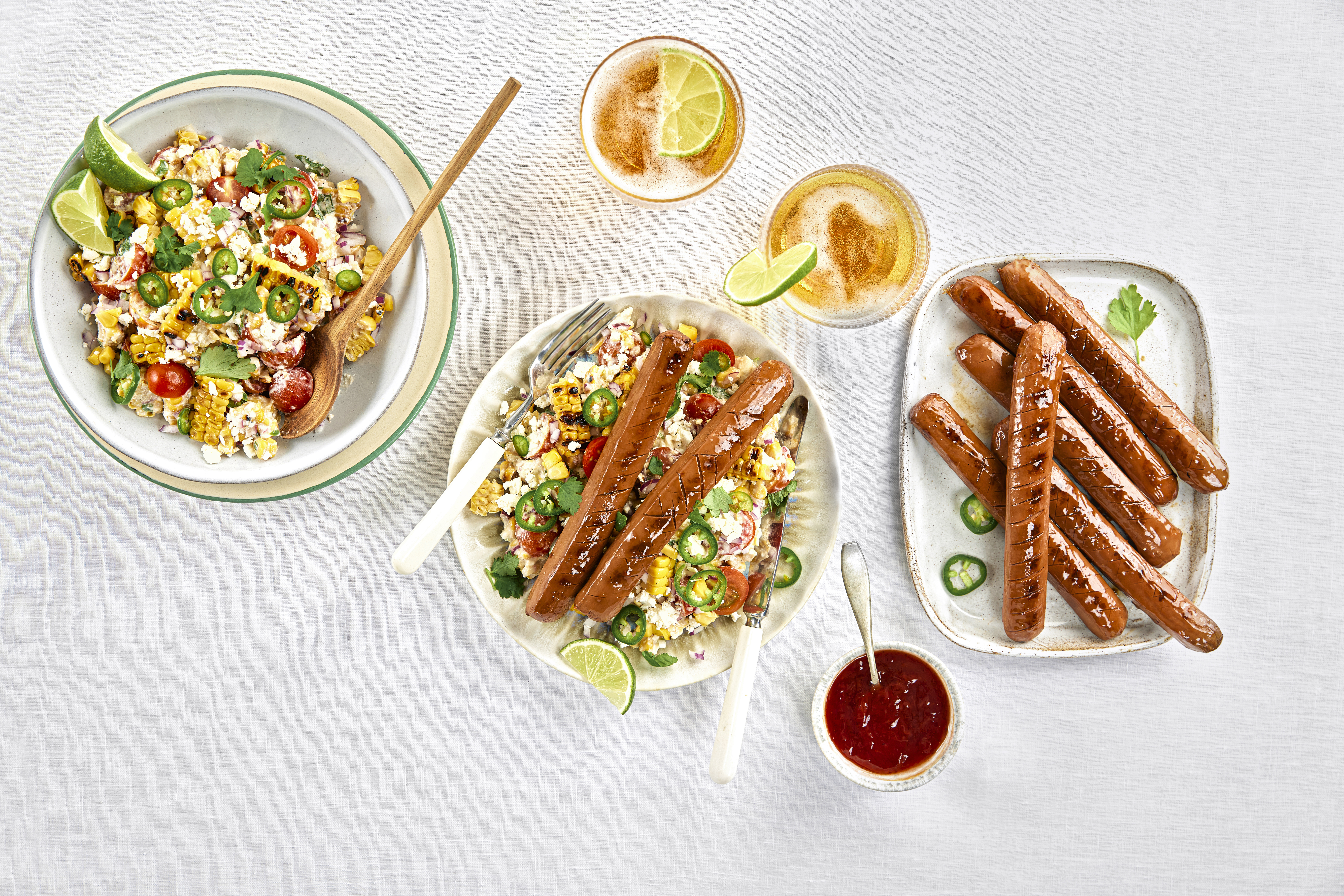 Meksikolainen maissisalaatti ja tabascomakkarat