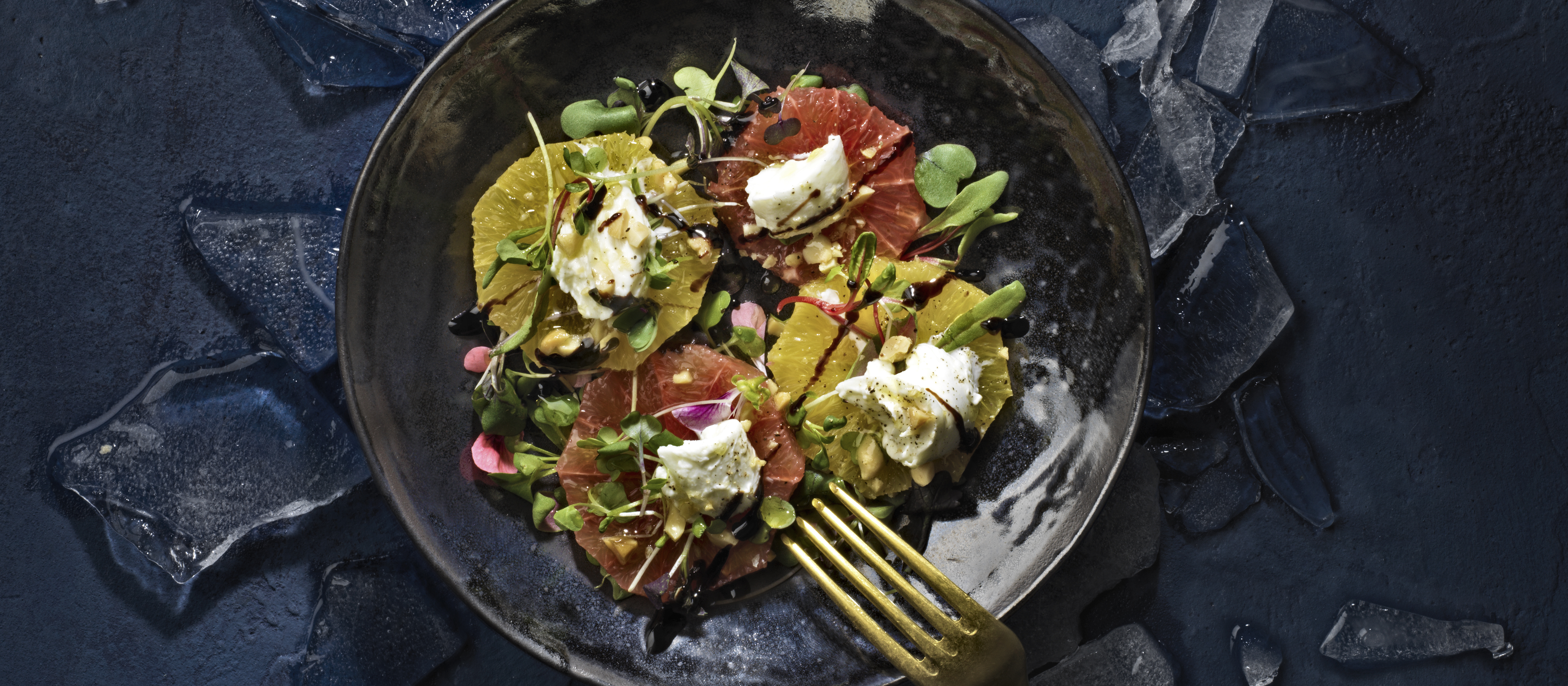 Mozzarella-appelsiinisalaatti