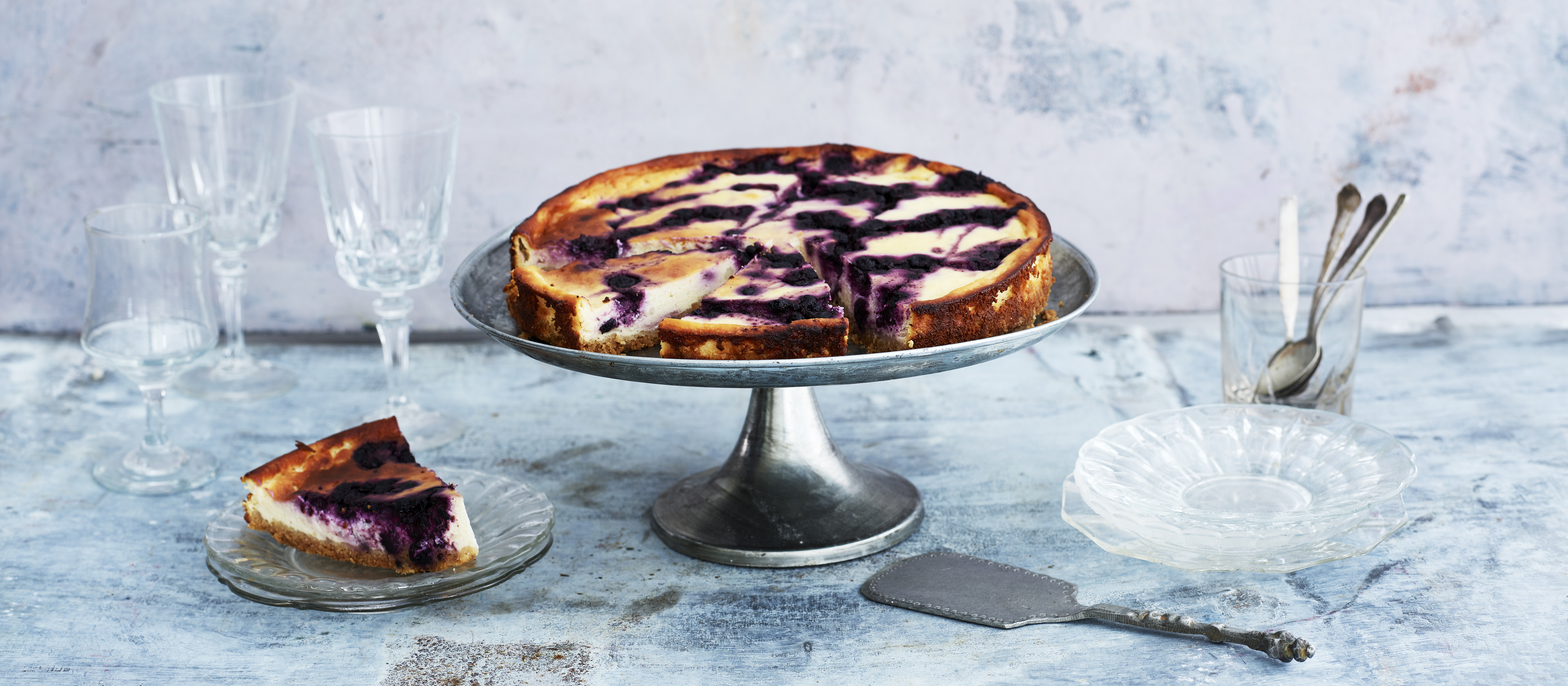 Mustikkamarmoroitu Juustokakku Makeat Leivonnaiset Reseptit K Ruoka