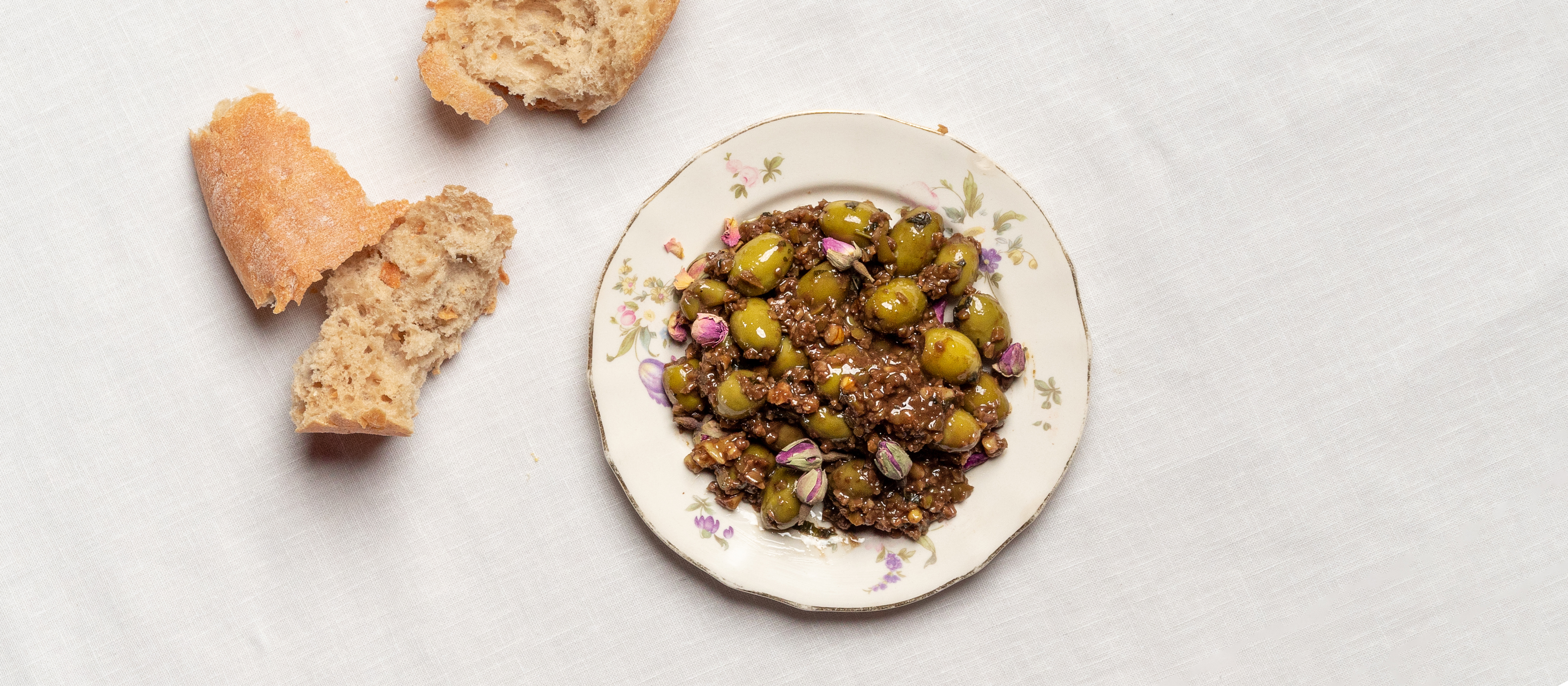 Pähkinä-granaattiomenamarinoidut oliivit