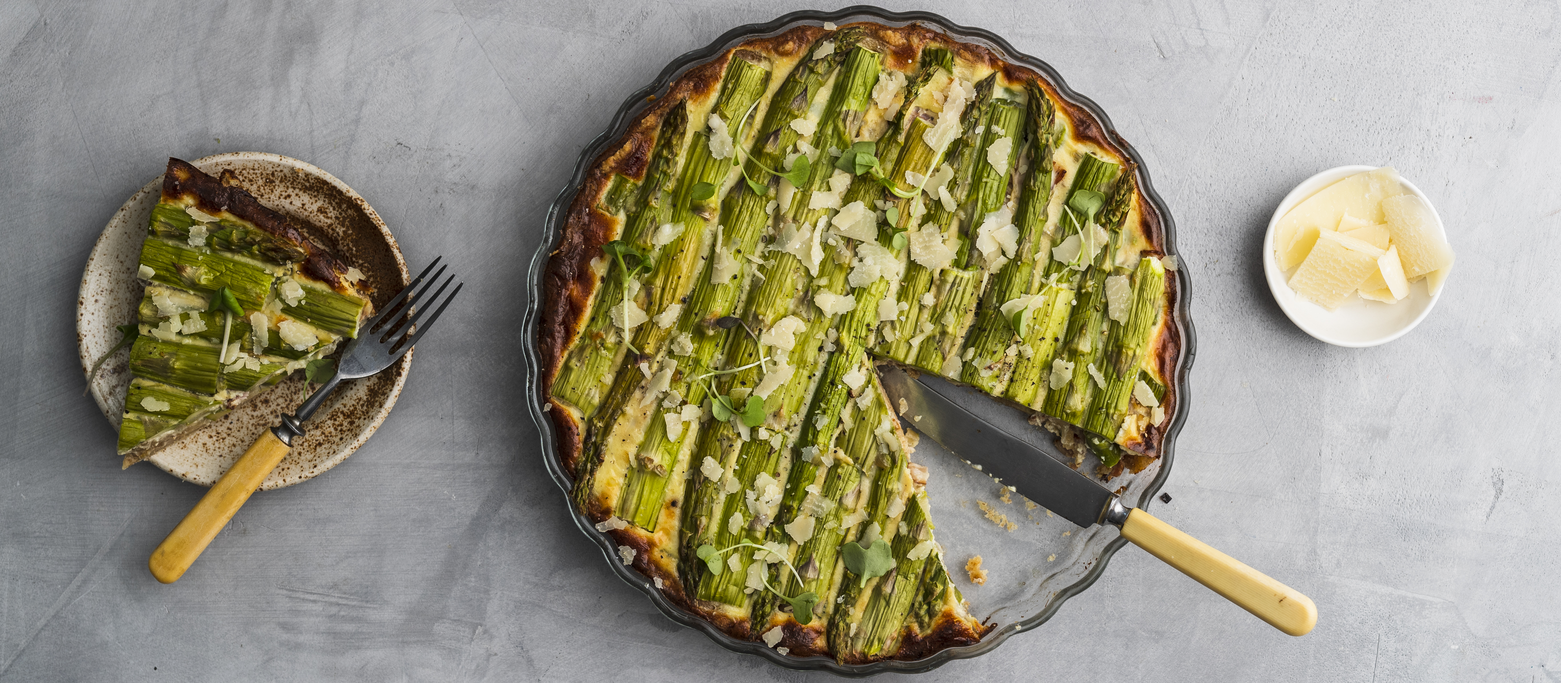 Parsa-pekonipiirakka