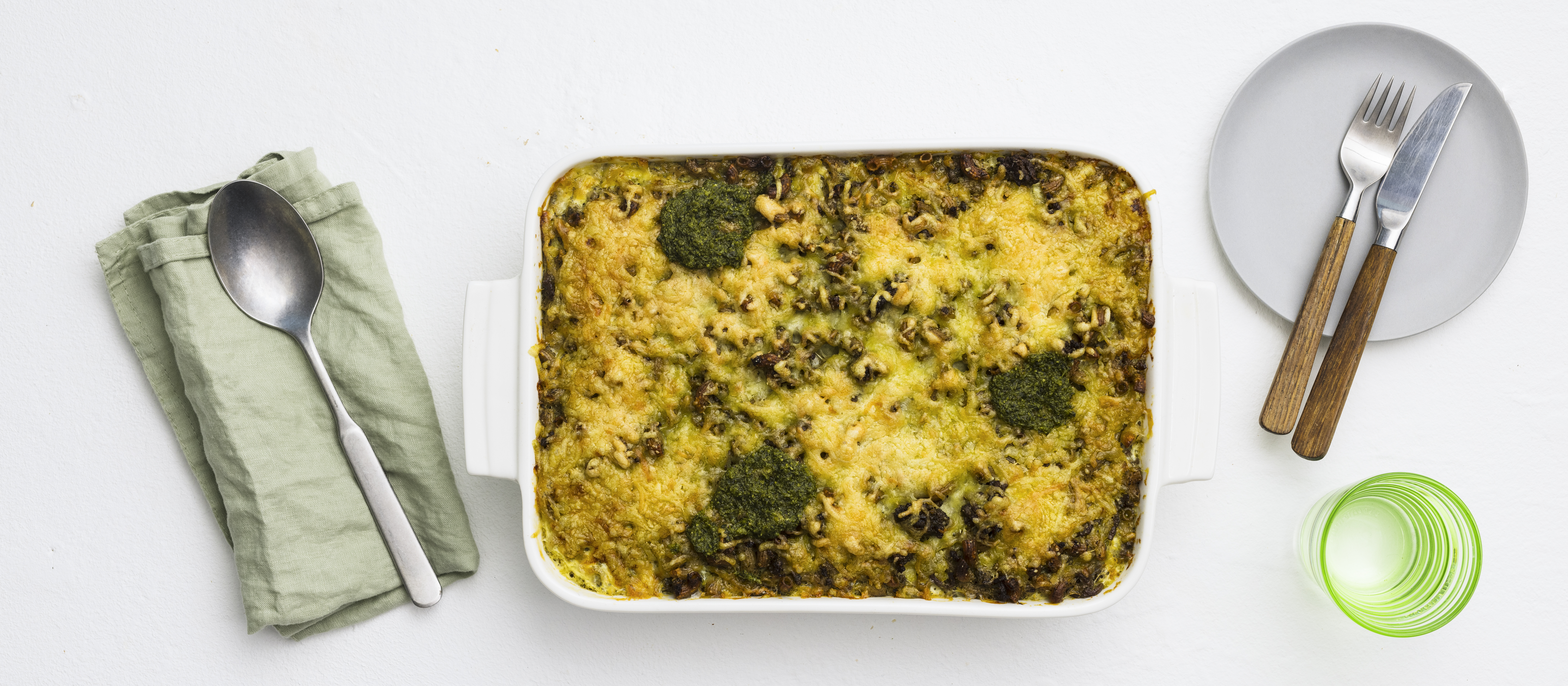 Pesto-makaronilaatikko