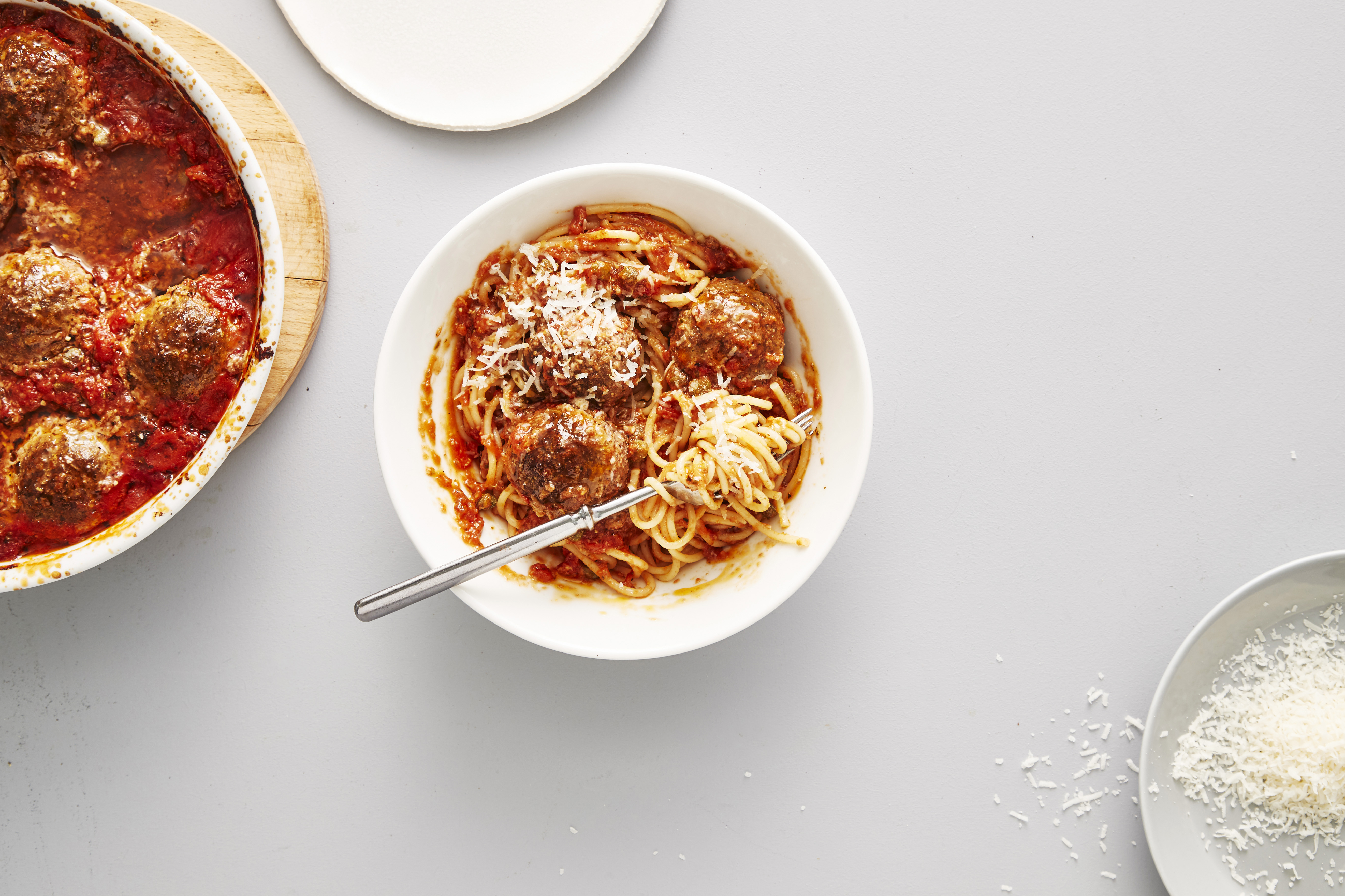 Pestolihapullat tomaattikastikkeessa