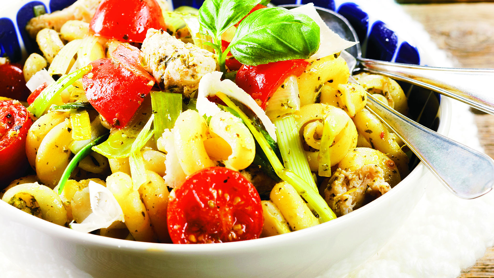 Sitruunapesto-broileripasta