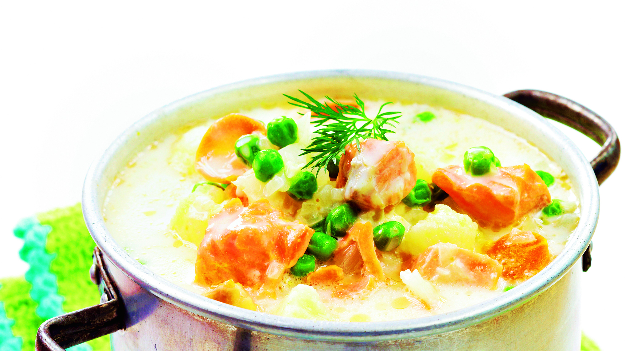 Savuinen kala-kesäkeitto