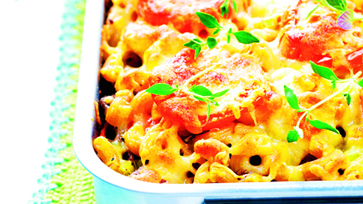 Kasvis-lihamakaronilaatikko isolle joukolle