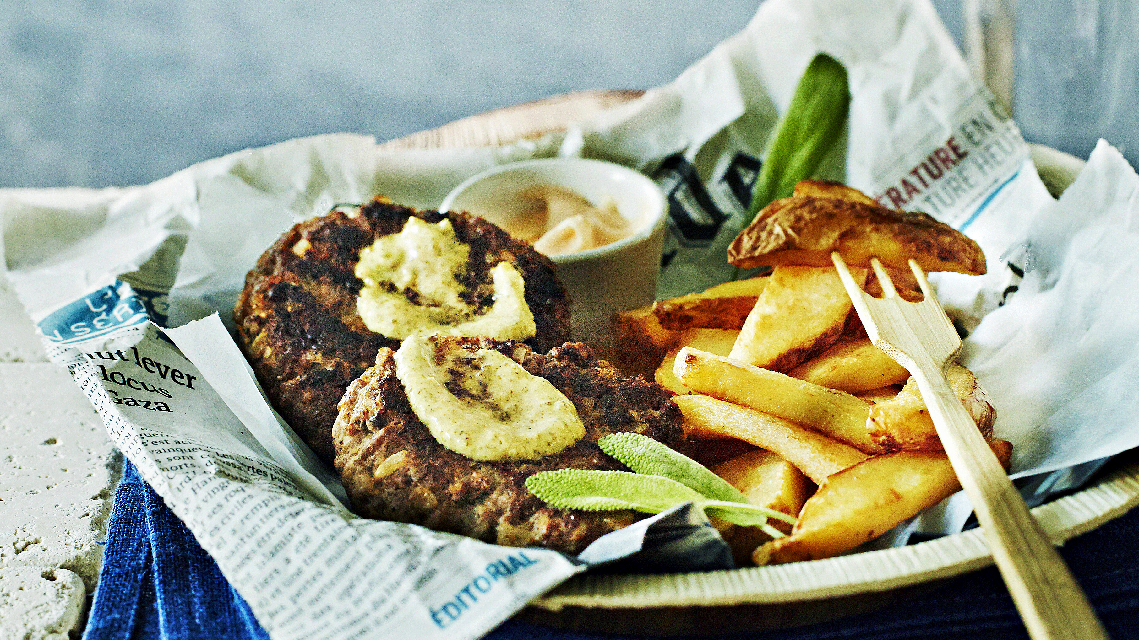 Salvia-jauhelihapihvit