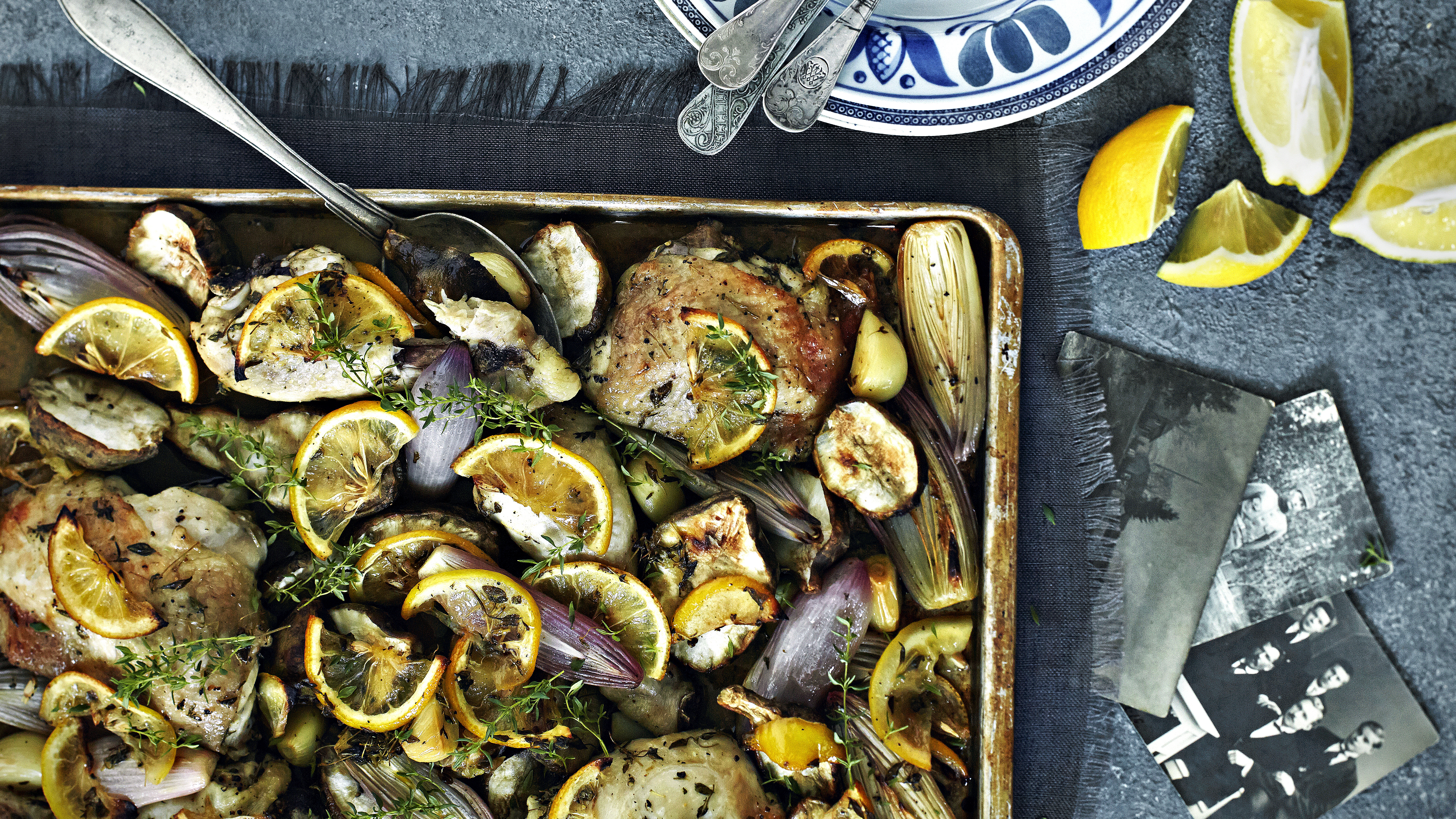 Sitruunabroileri ja paahdetut maa-artisokat