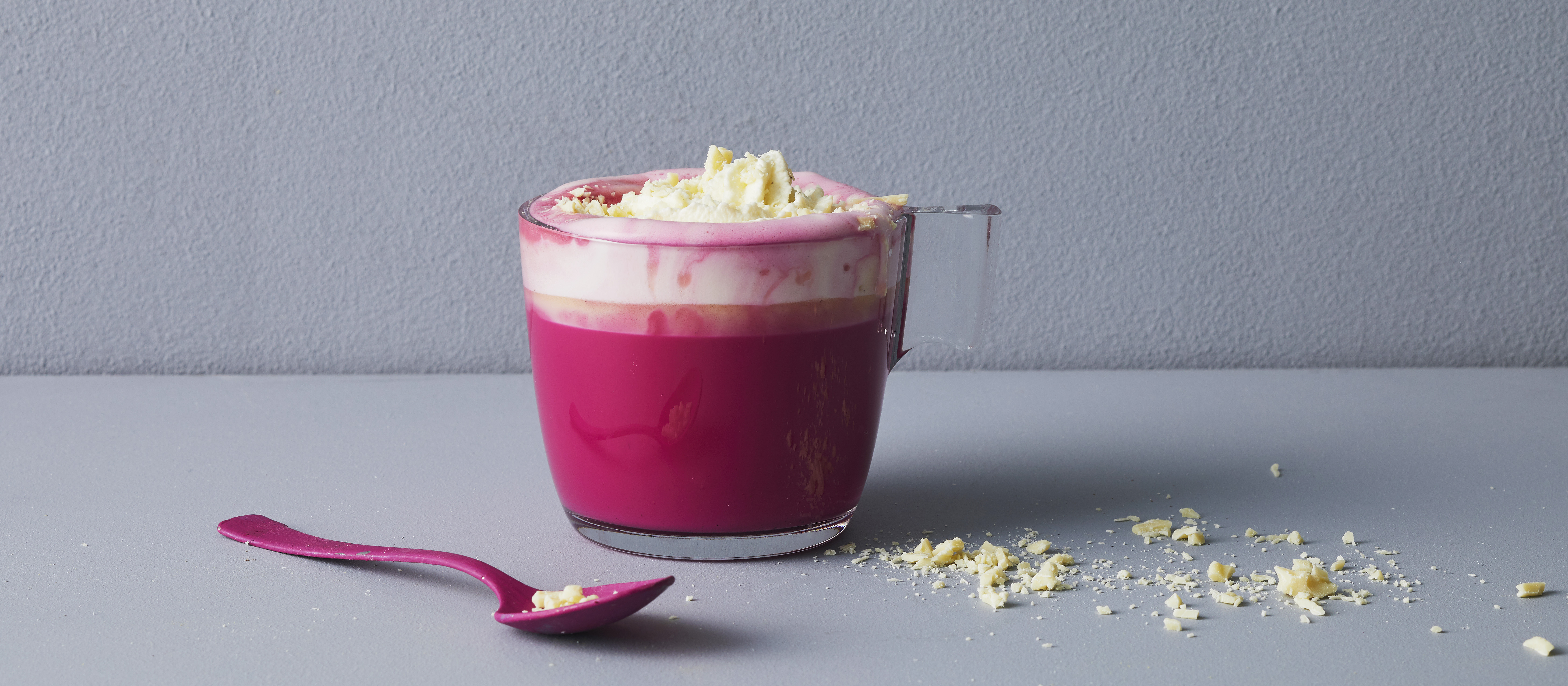 Punajuuri-valkosuklaakaakao