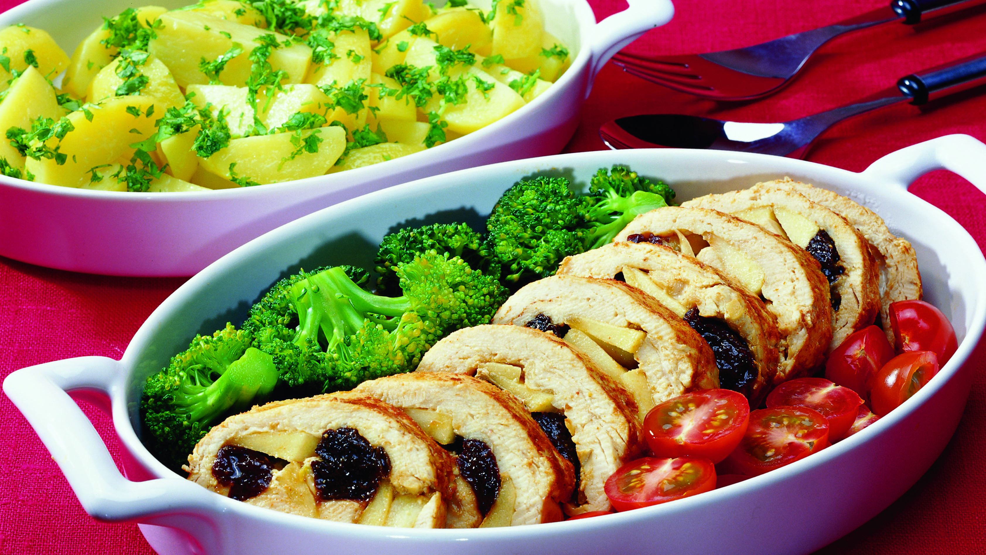 Luumu-omenabroilerirulla