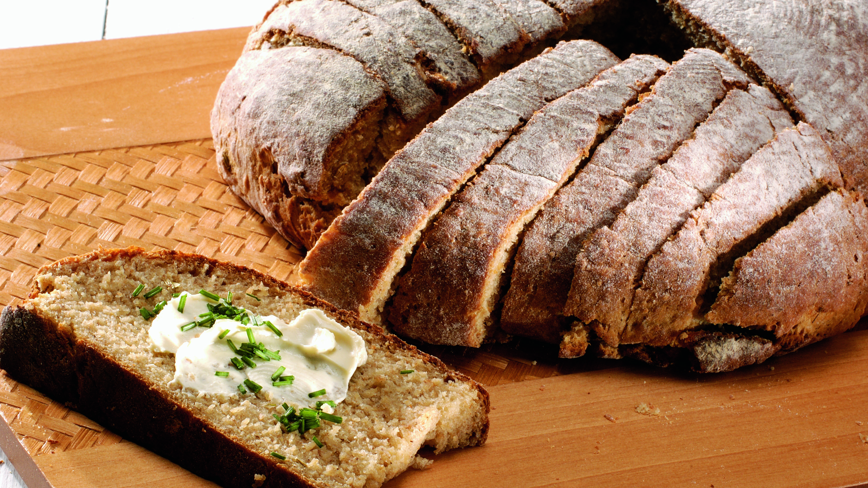 Mausteinen colaleipä