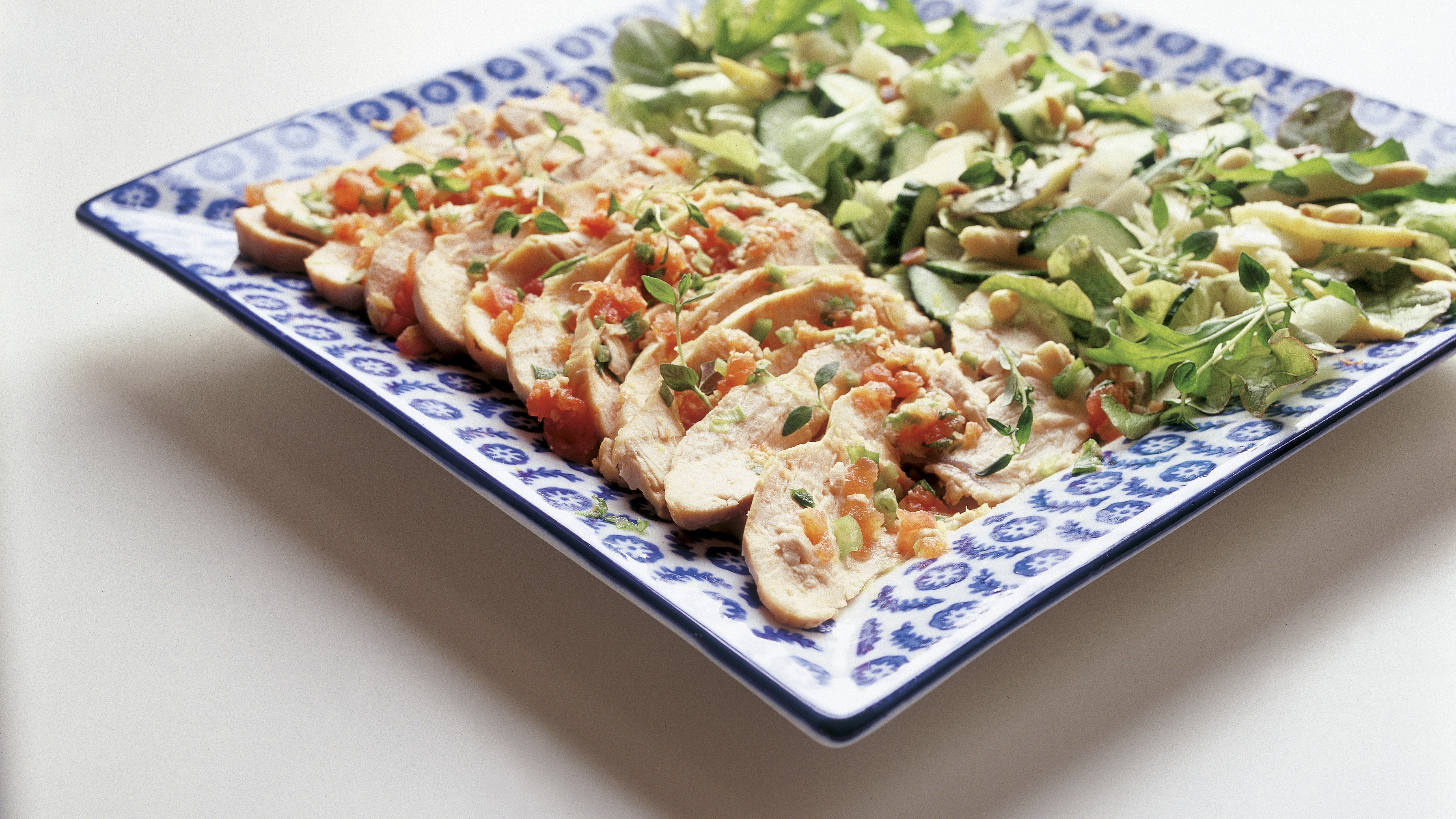 Tomaatti-inkiväärimarinoitu kalkkunanrinta