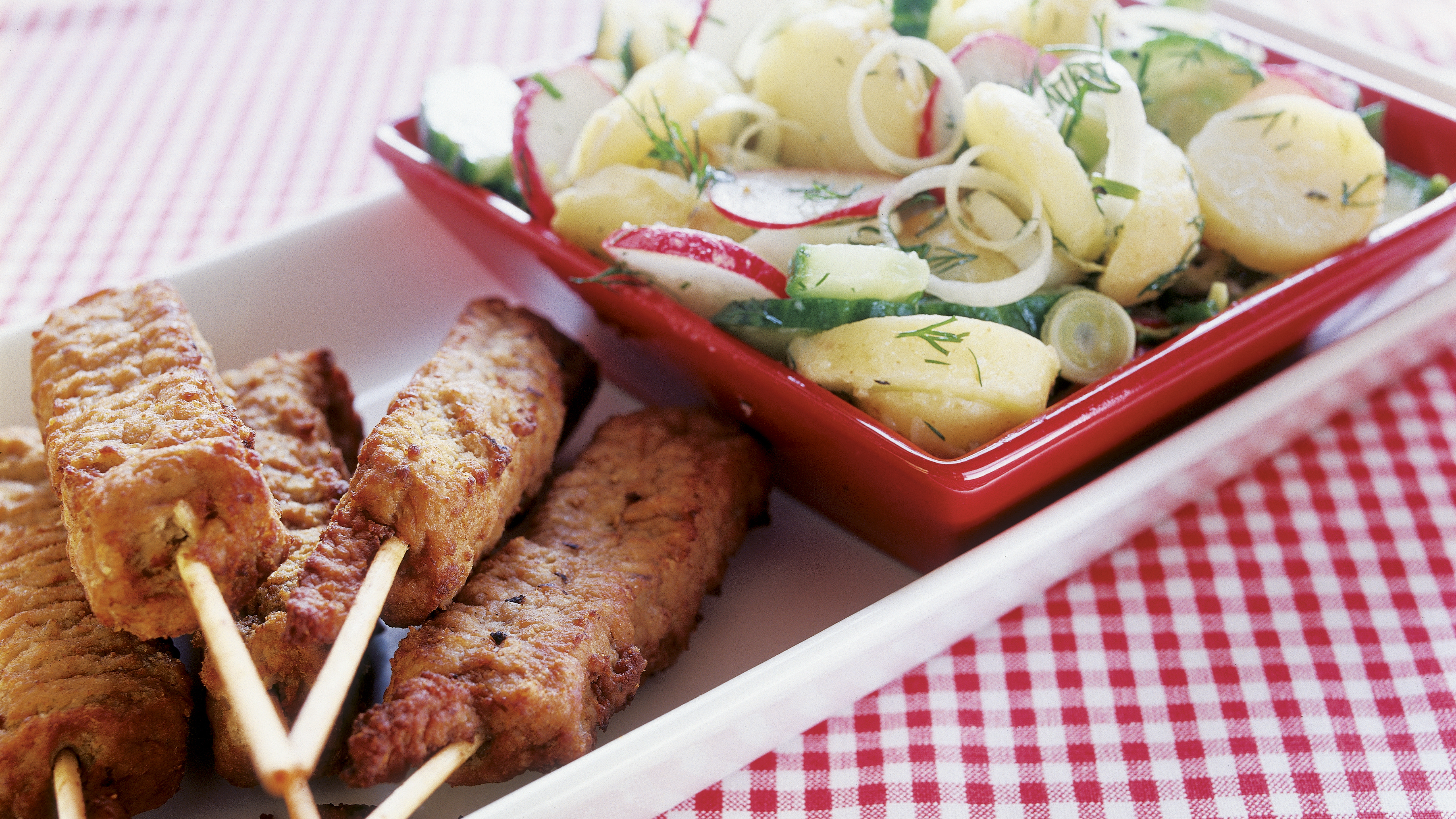 Kebakot ja perunasalaatti