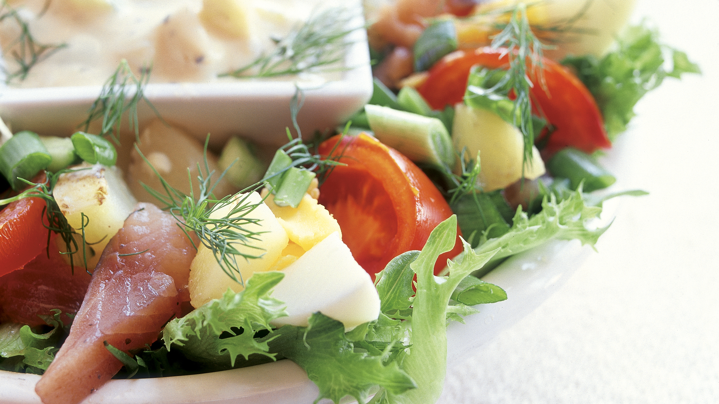 Matjessillisalaatti ja omenakastike