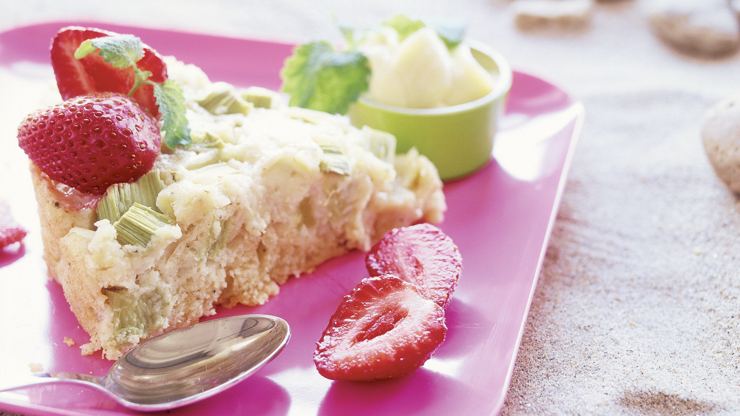 Mehevä raparperitorttu