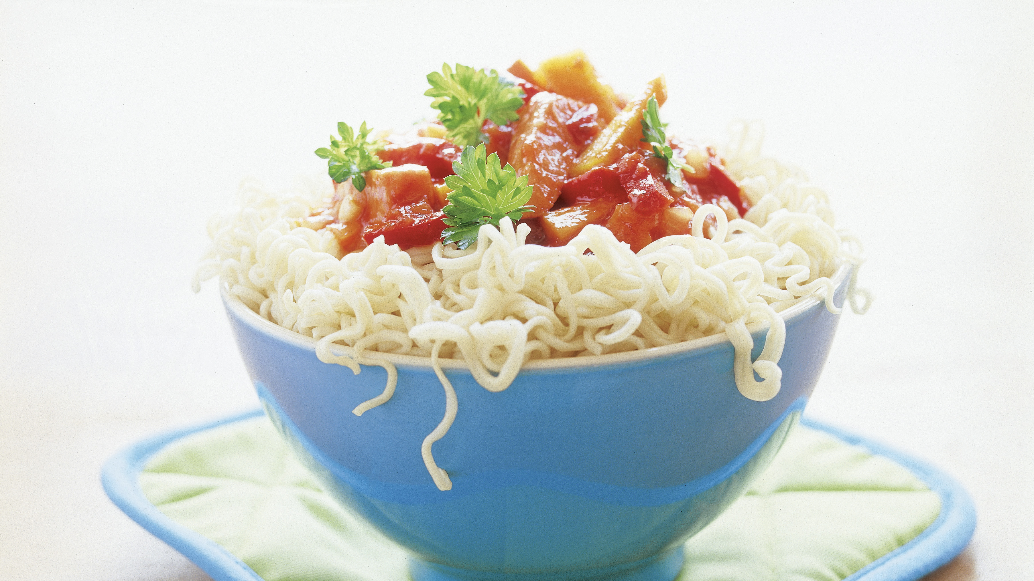 Tuliset makkaranuudelit