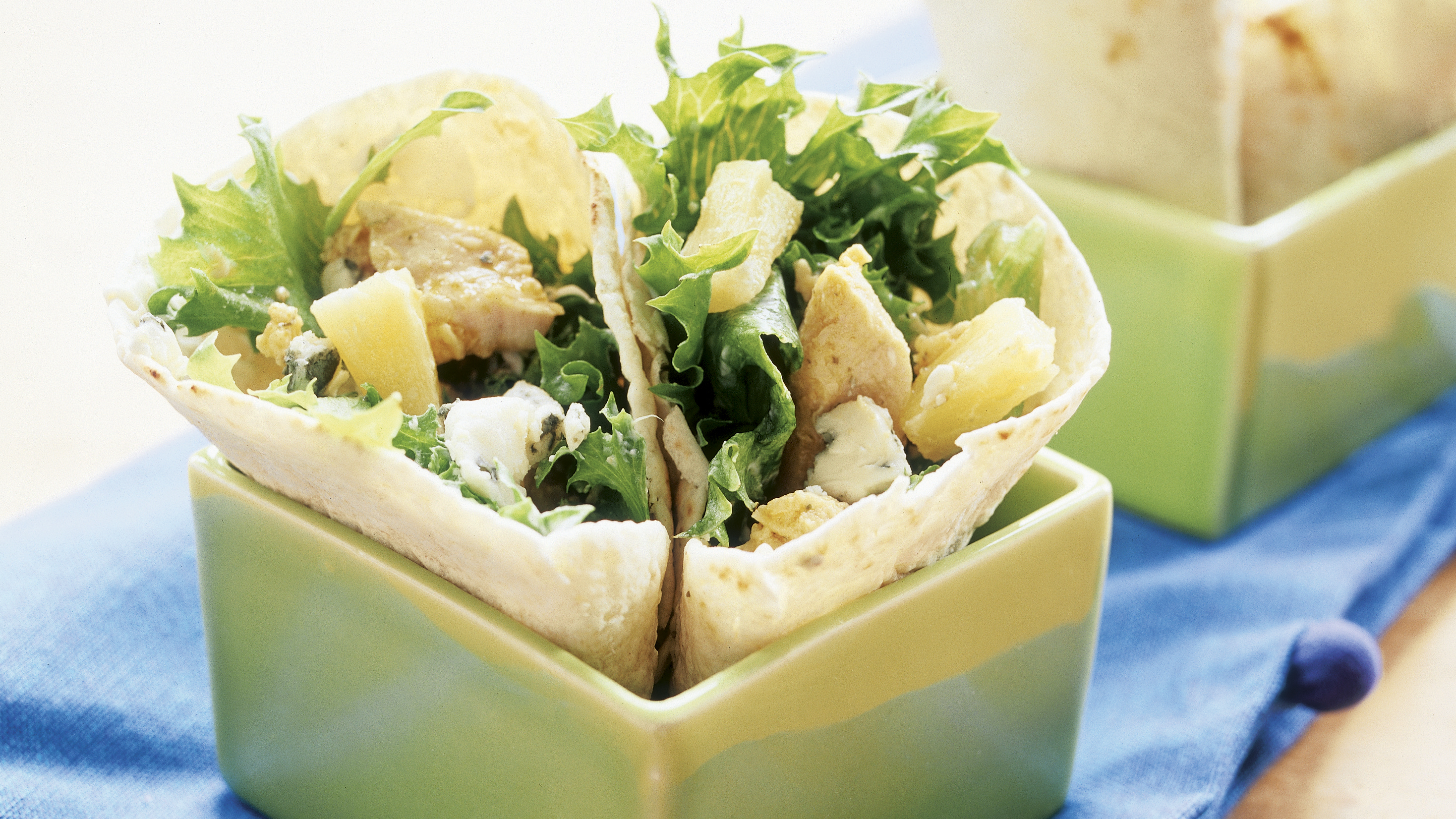 Broileri-sinihomejuustowrapit