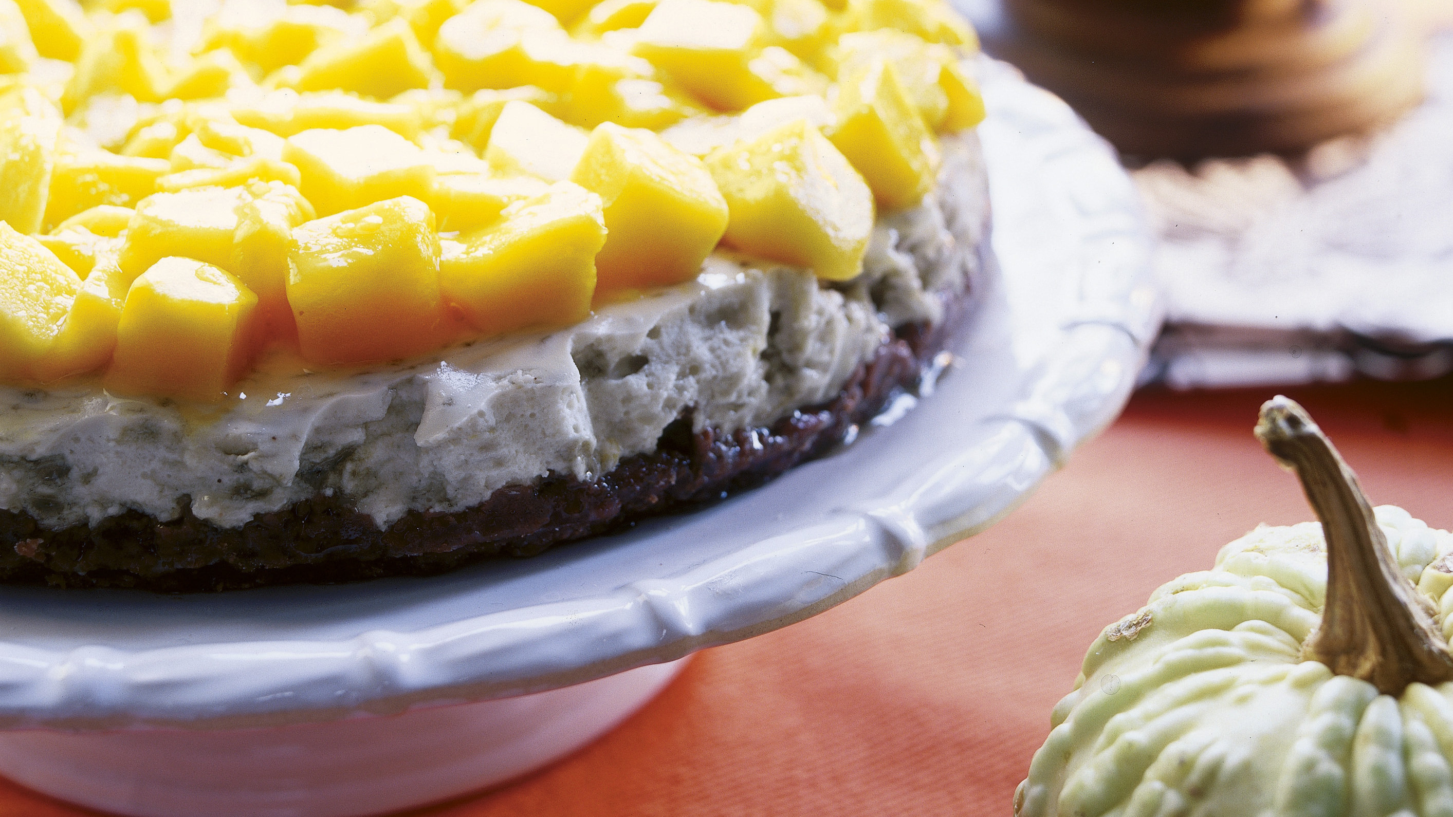 Salmiakki-mangotorttu