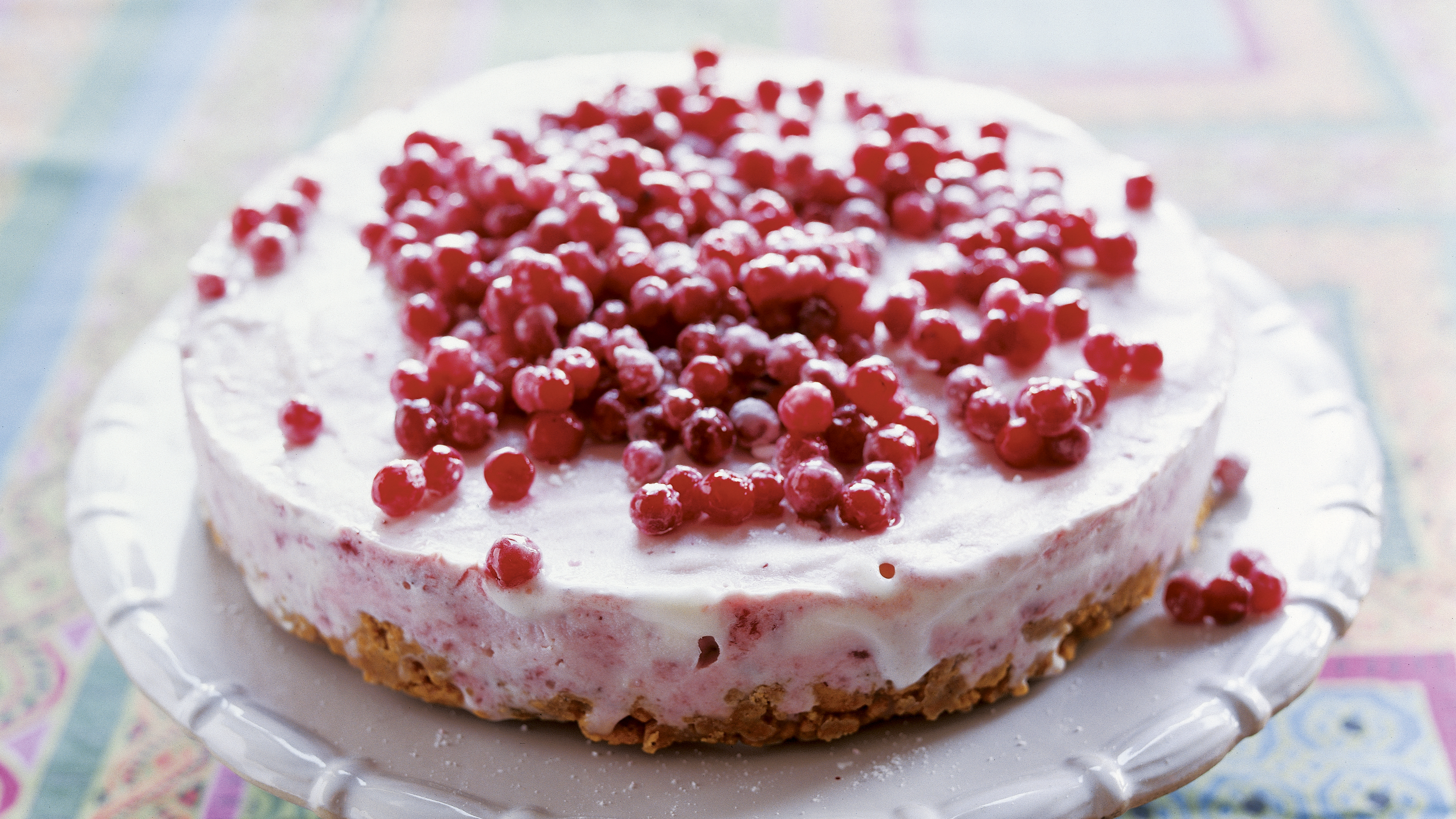 Puolukka-jäätelötorttu