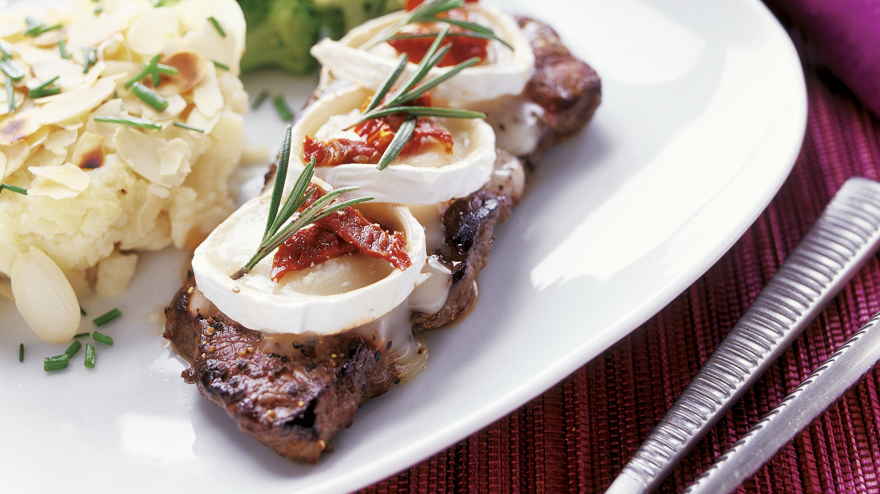 Paimenen pihvit ja mantelimuusi