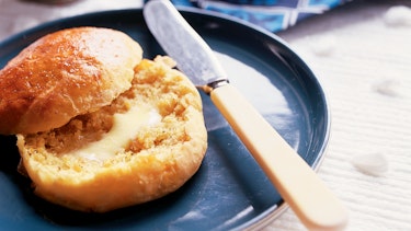 Timjami-juustokierteet | Suolaiset leivonnaiset | Reseptit | K-Ruoka