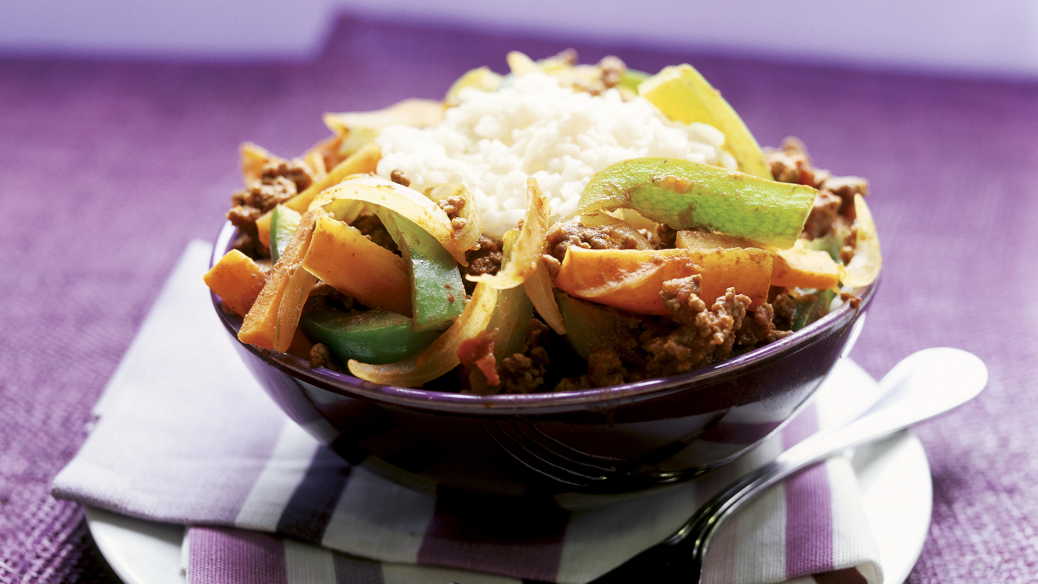 Mausteinen jauhelihacurry