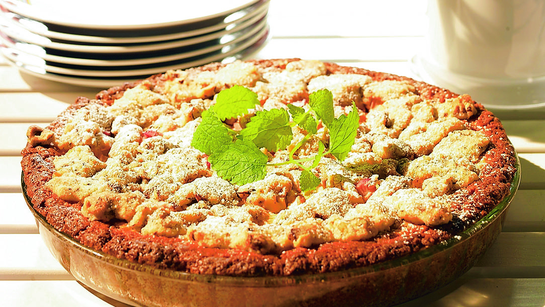 Pähkinä-raparperitorttu