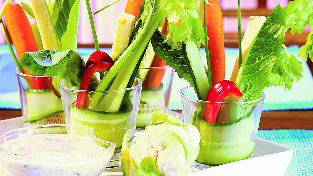 Värikäs vihannesdippi