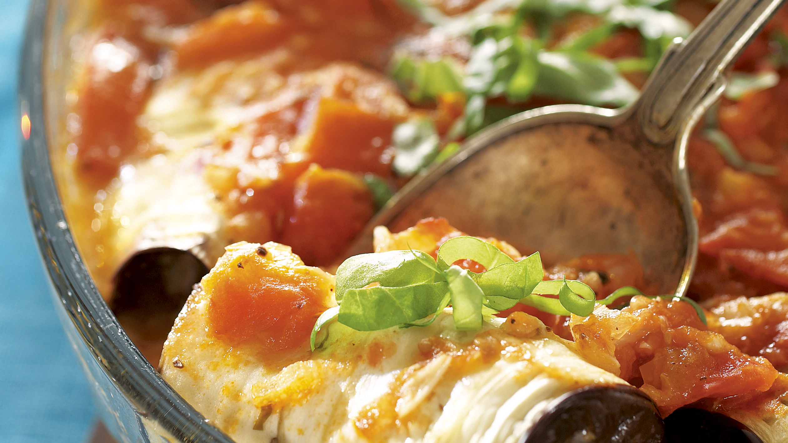 Munakoisorullat tuoretomaattikastikkeessa