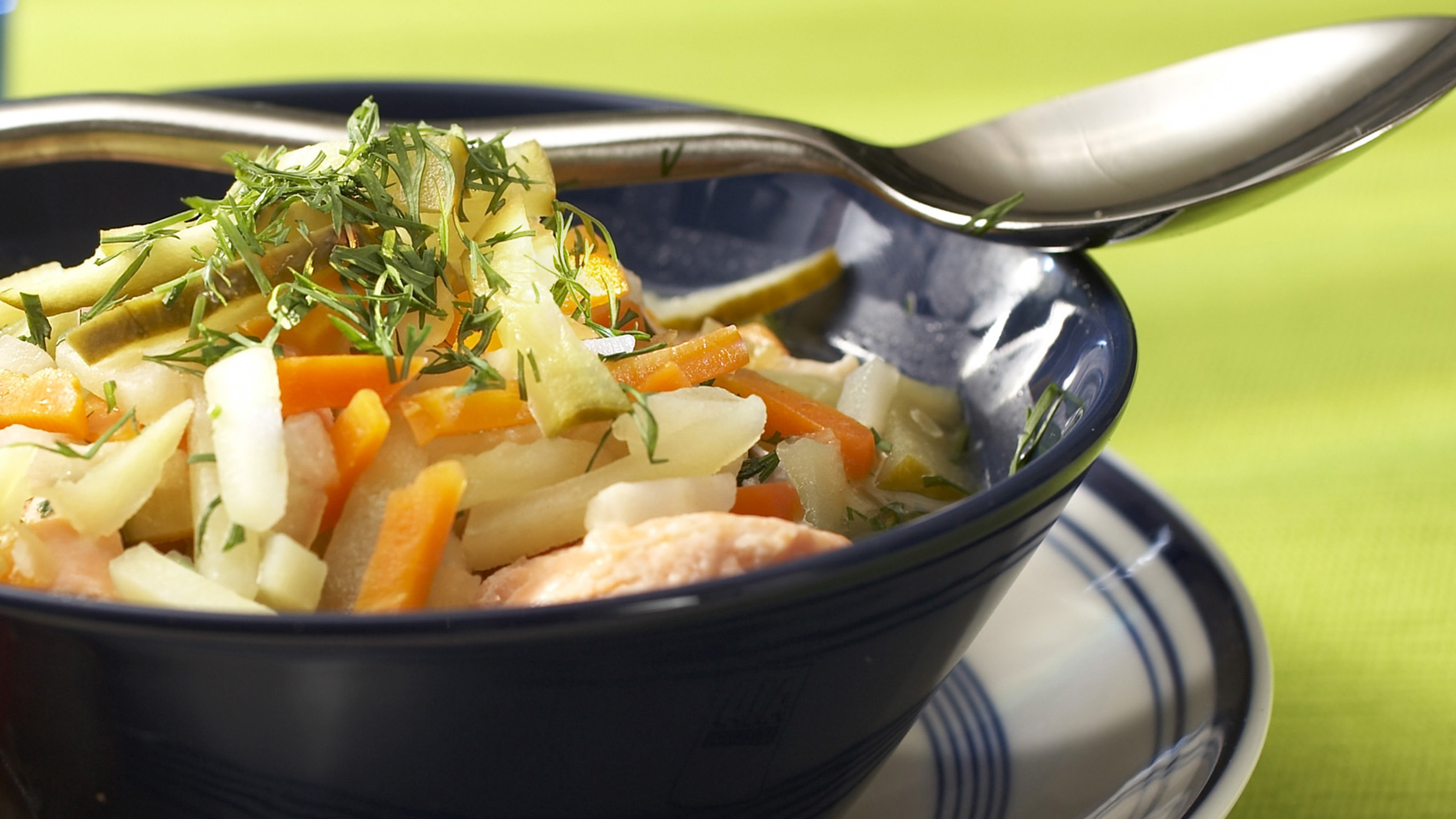 Nopea sitruunainen lohikeitto