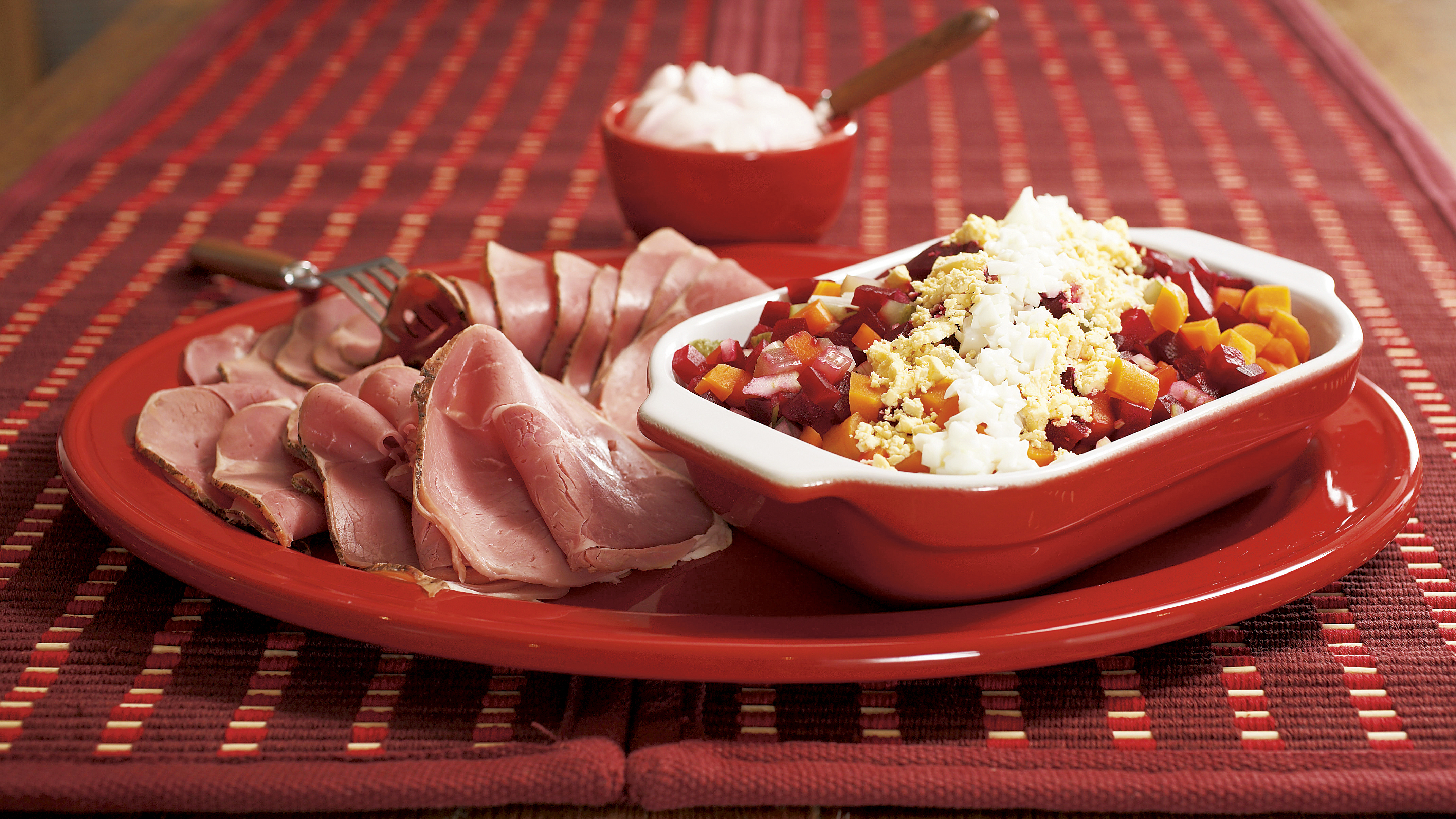 Sallattia eli syysjuuressalaattia ja savulammasta