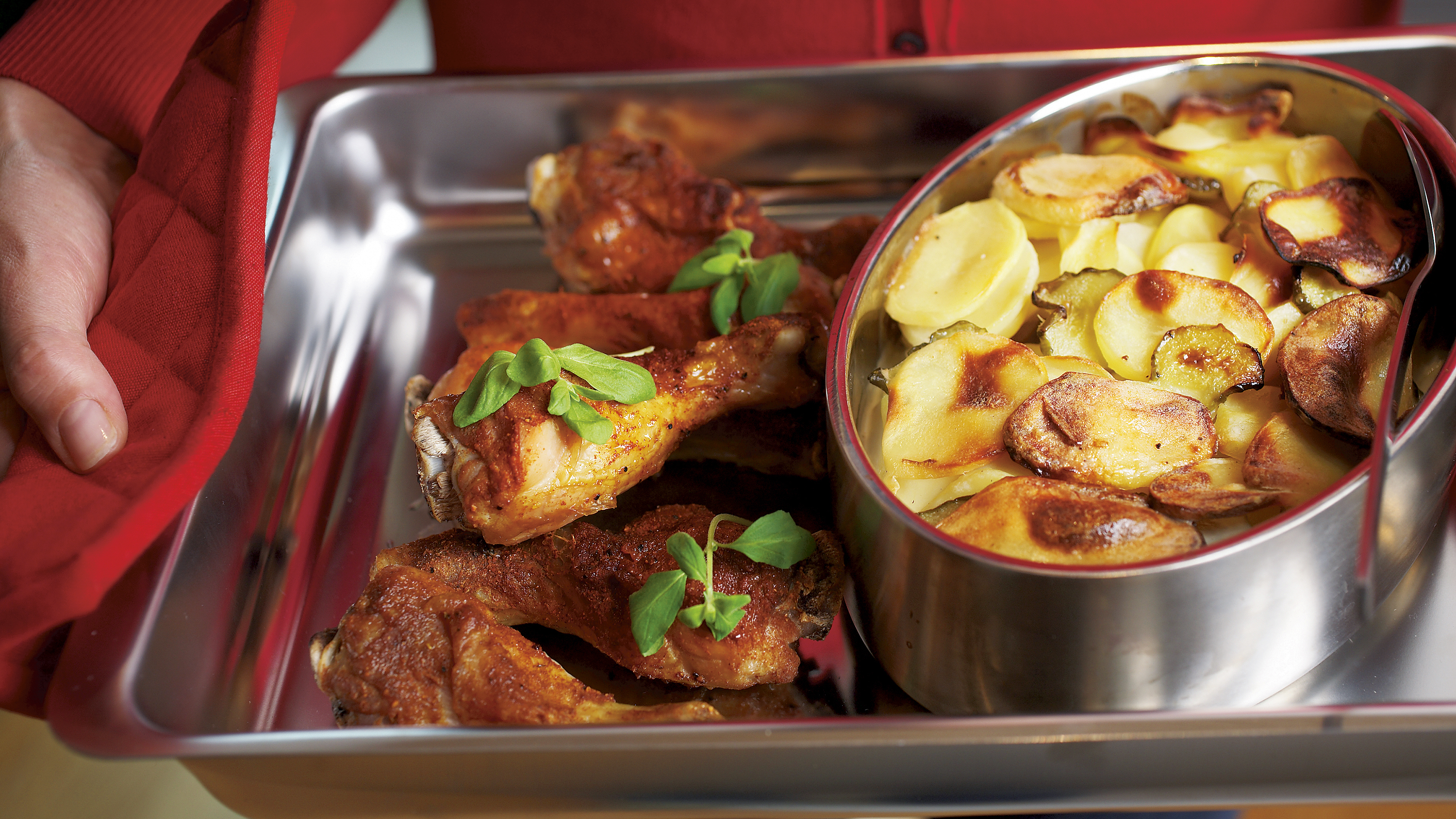 Broileria ja hunaja-kurkkuperunoita