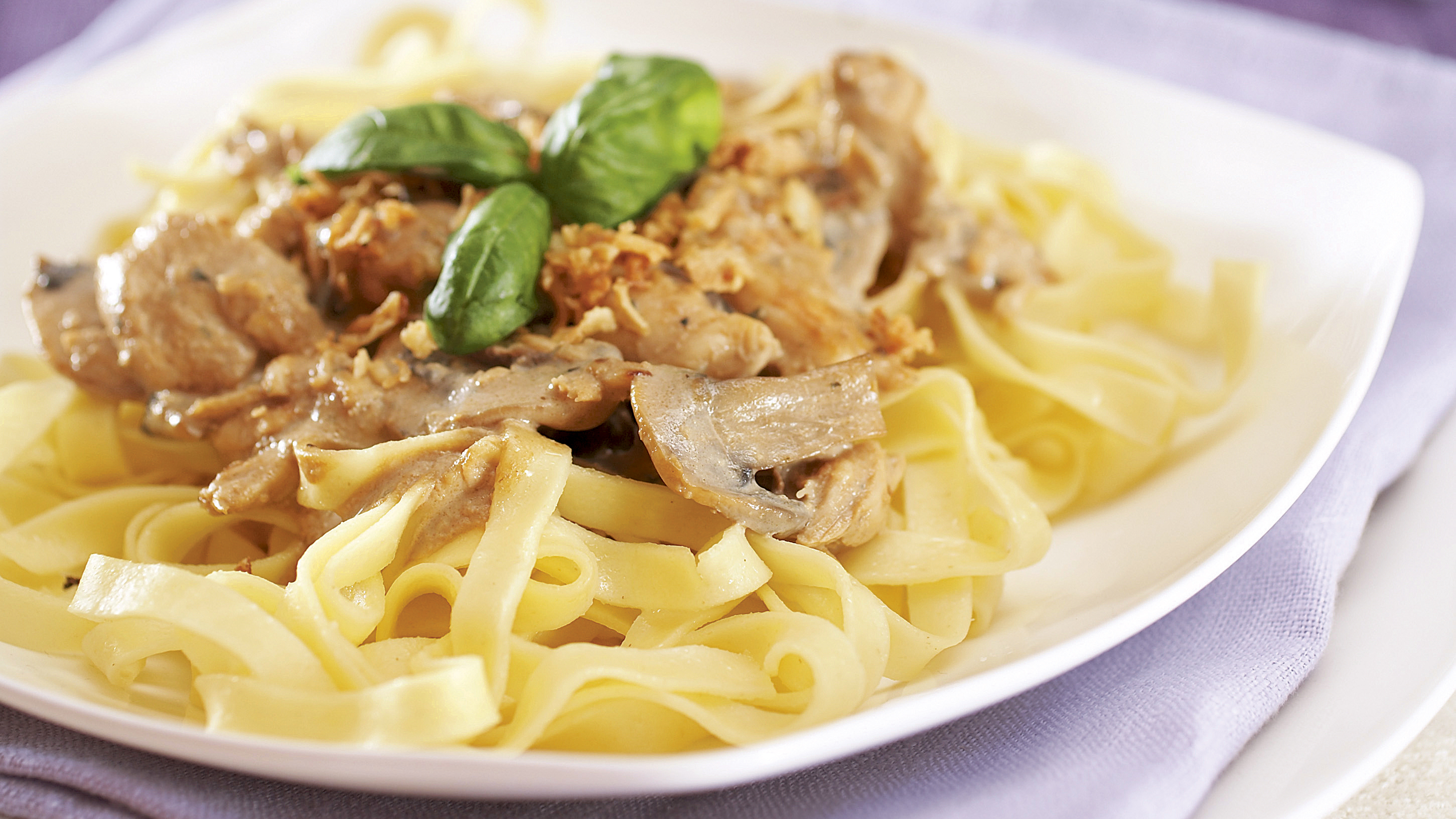 Paahdetun sipulin broileripasta