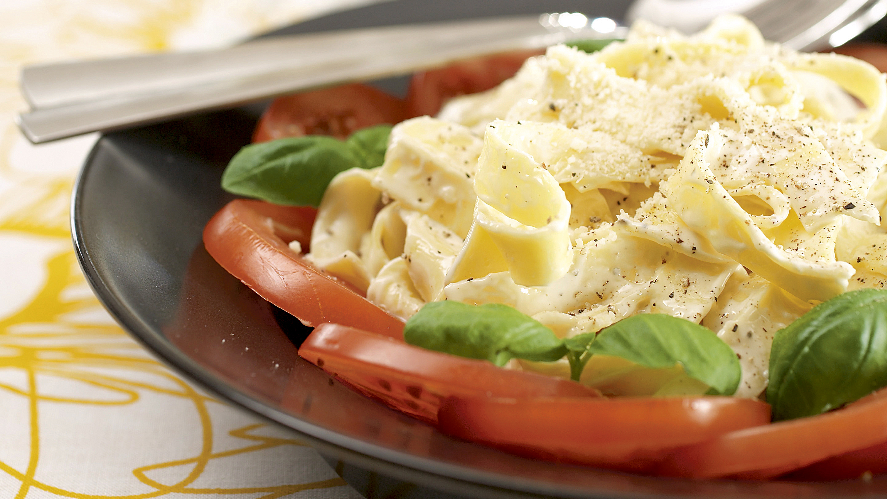 Basilika-juustopasta