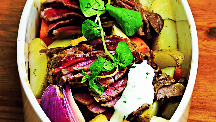 Karitsan paahtopaisti ja uunijuurekset