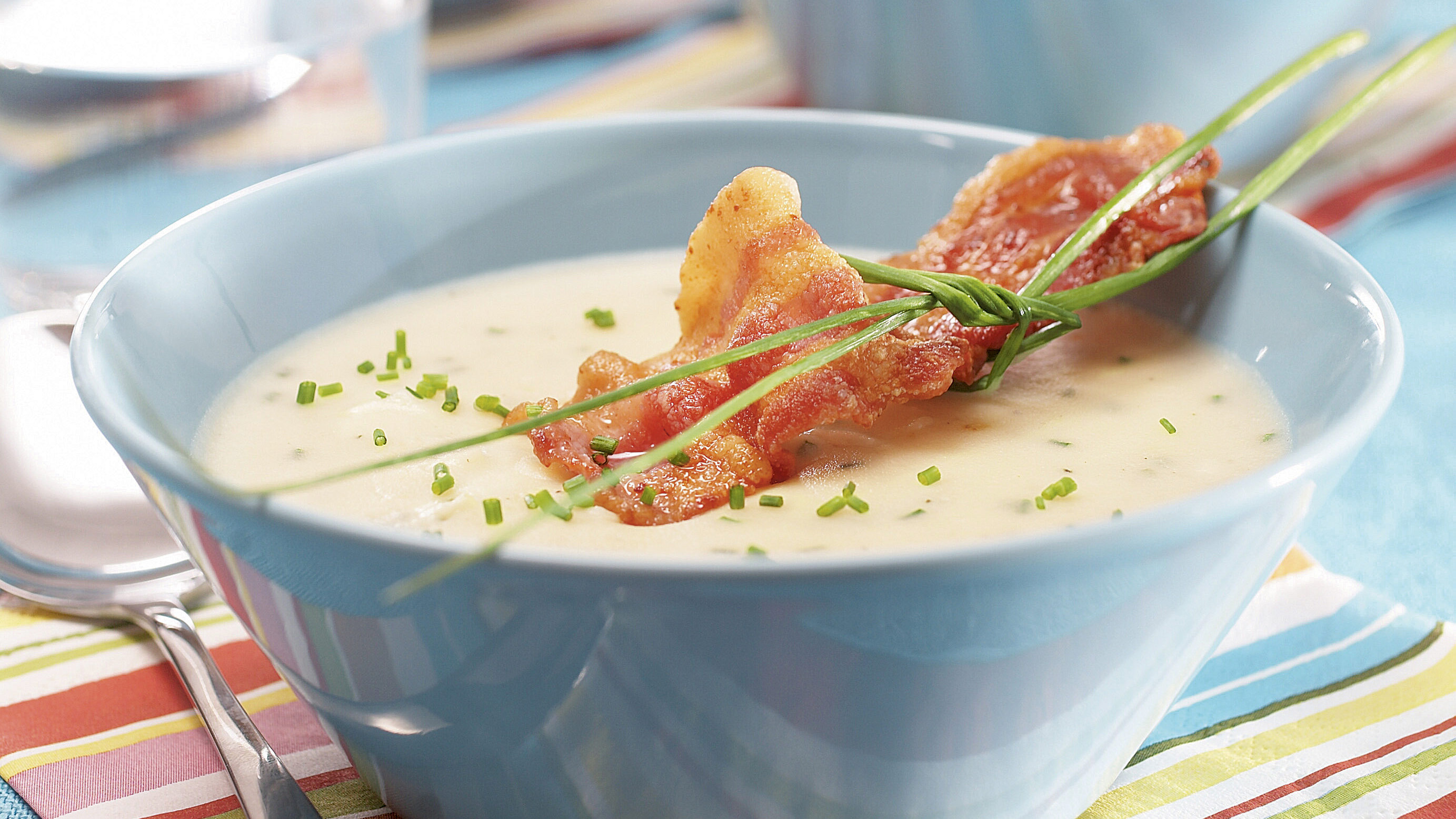 Kolmen sipulin sosekeitto