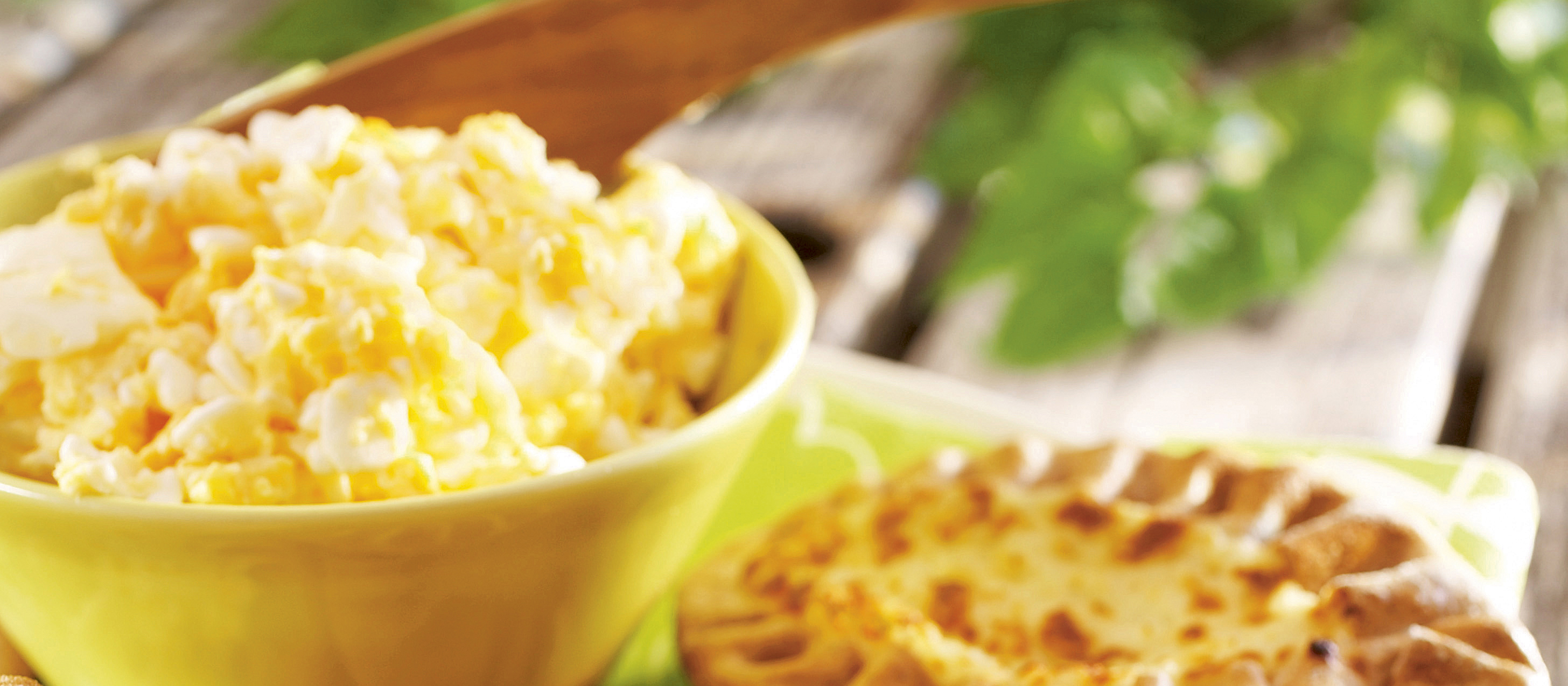 Raejuusto-munavoi ja karjalanpiirakat