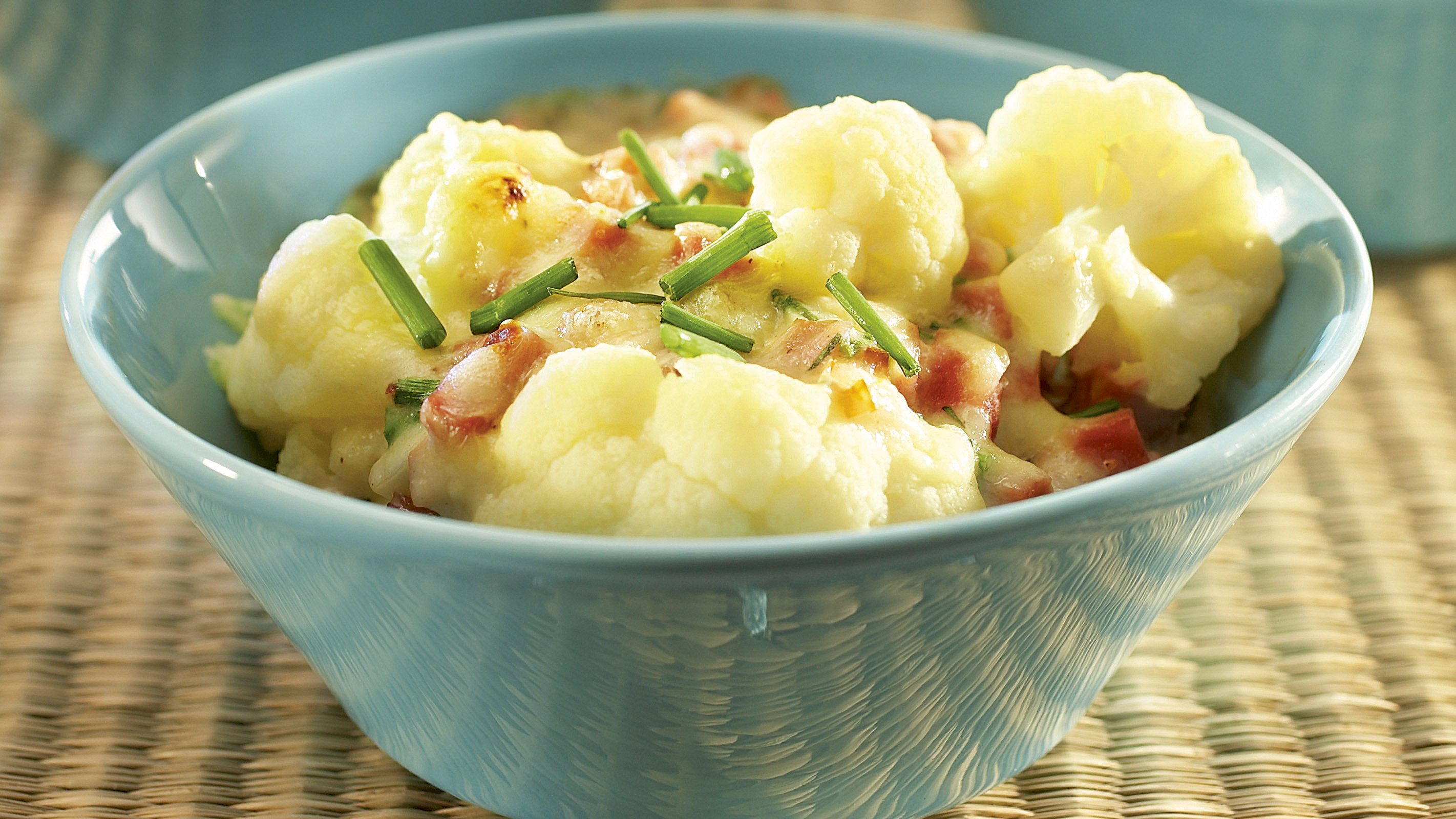 Kukkakaali-kinkkugratiini