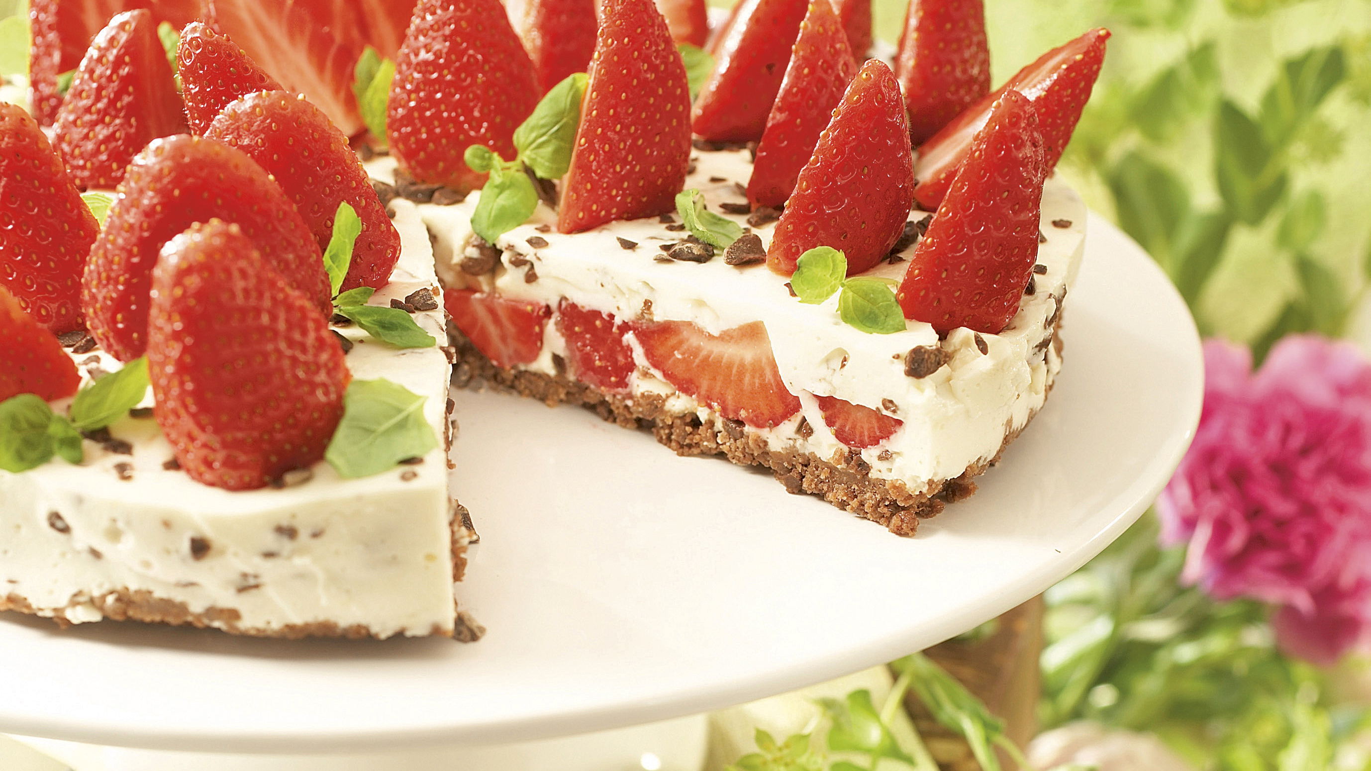 Sitruunainen mansikka-suklaatorttu