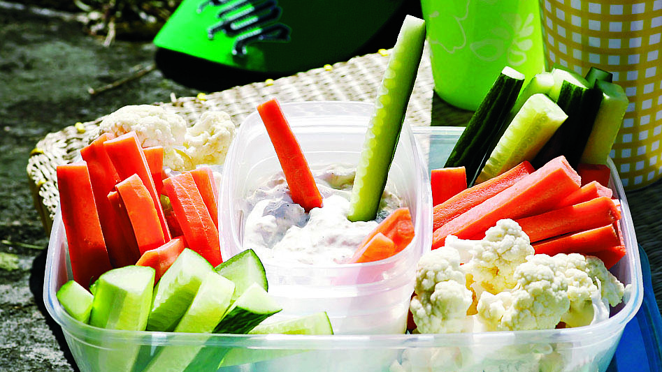 Dippikasvikset ja sinihomejuusto-ananasdippi