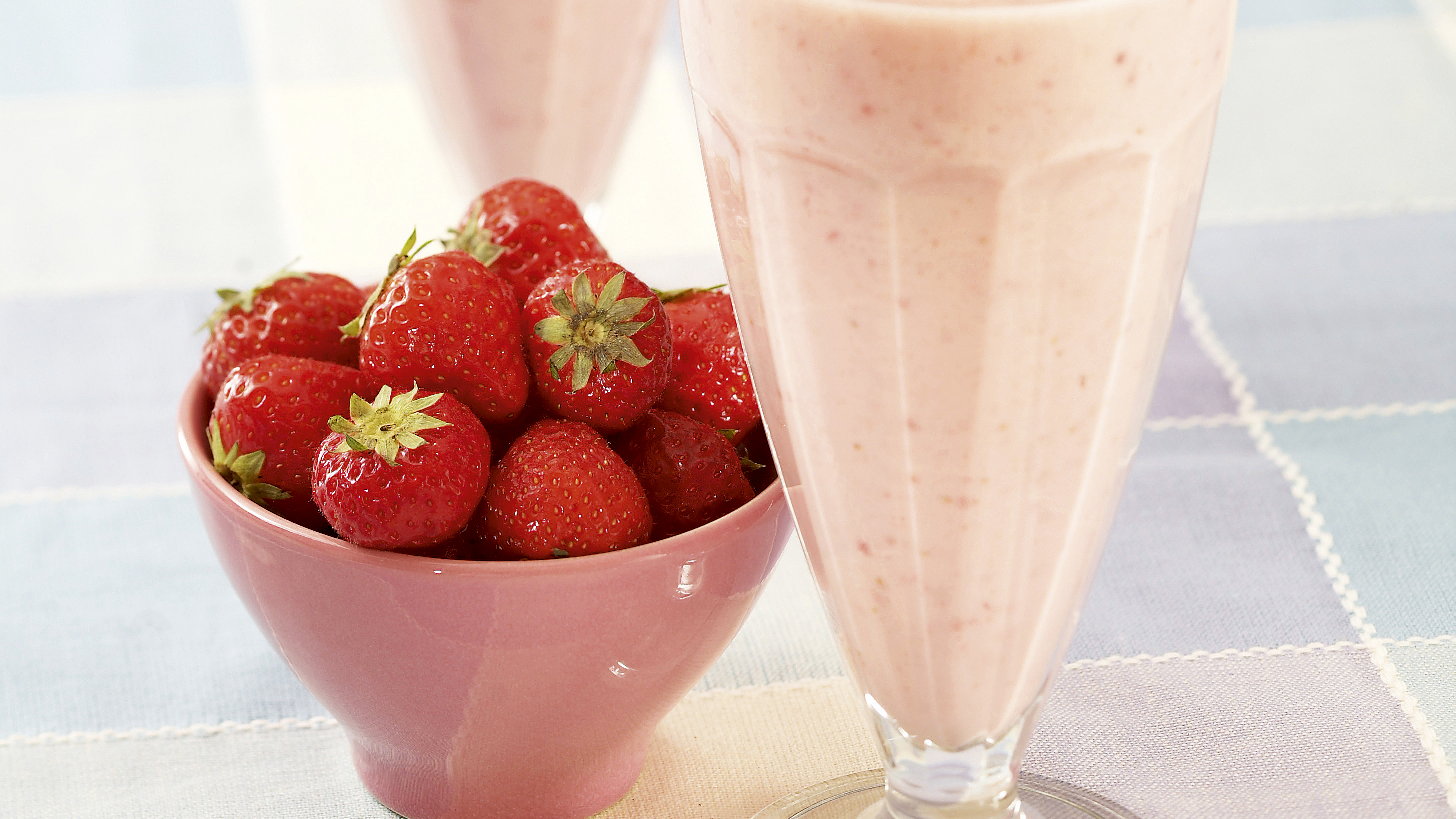 Mansikka-banaanipirtelö