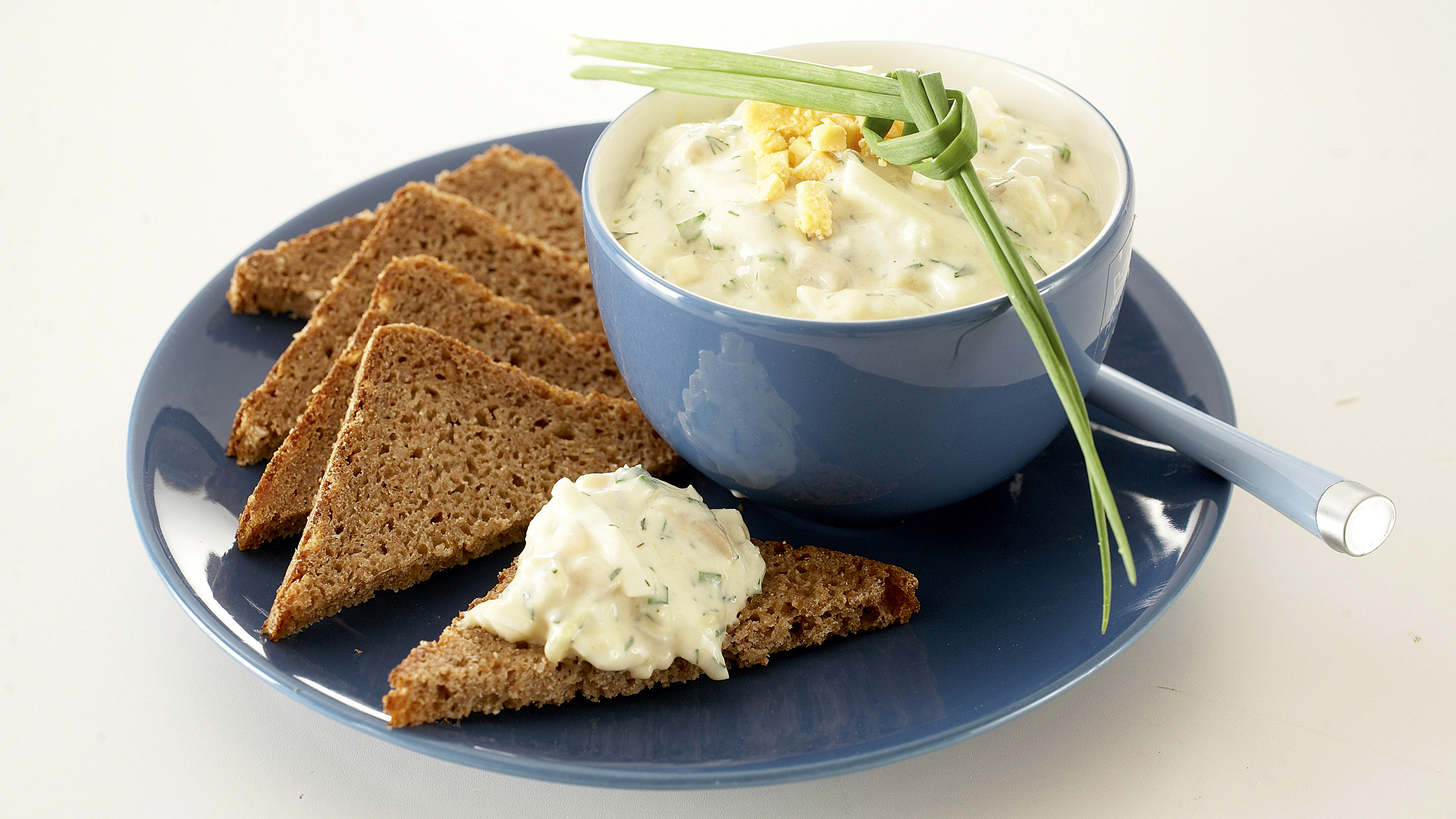 Kylmä silli-munakastike