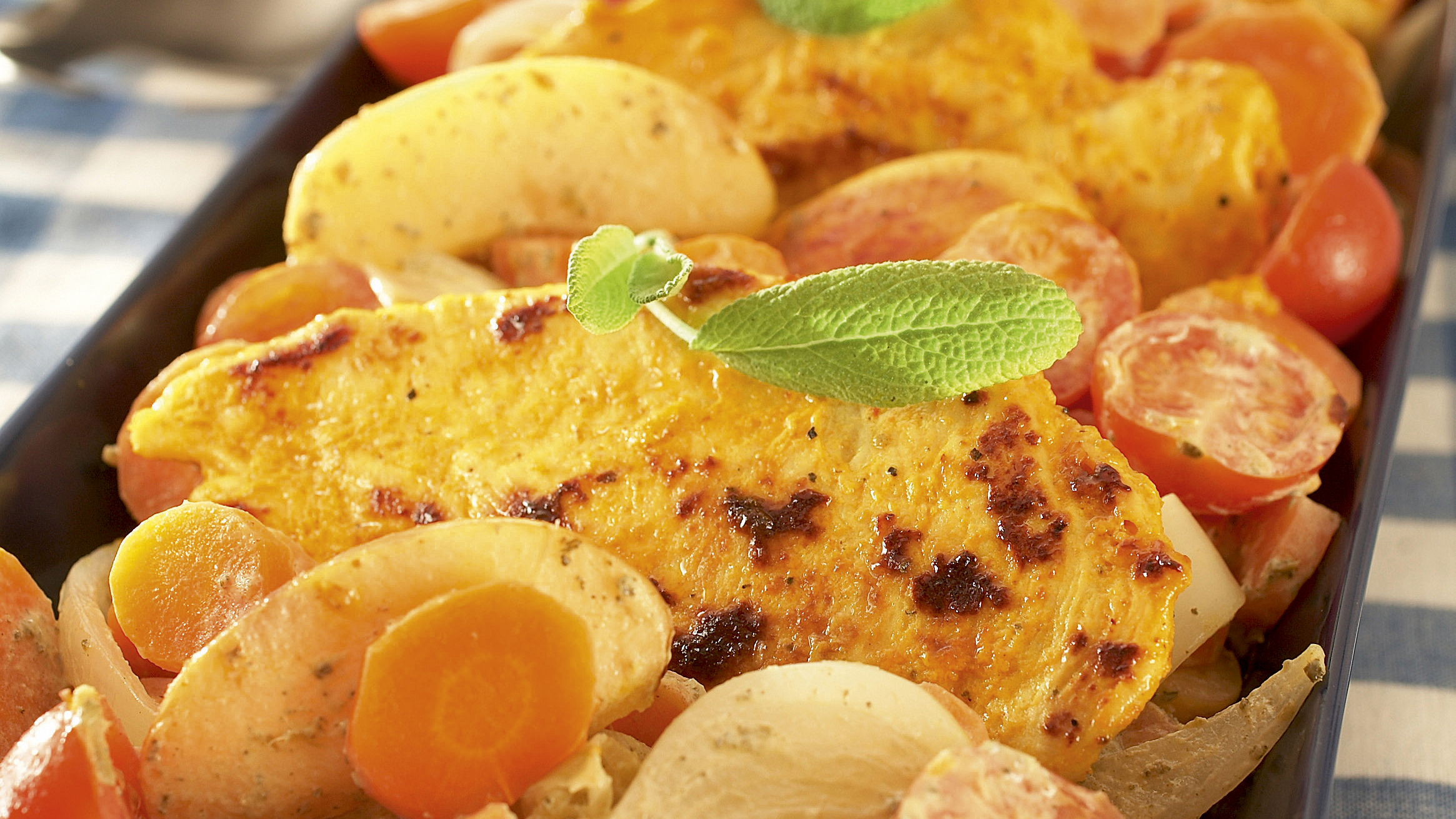 Broileria ja salviakasviksia