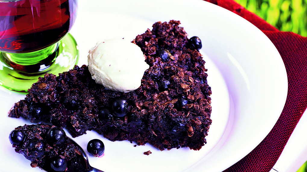 Suklainen kaura-herukkapiiras