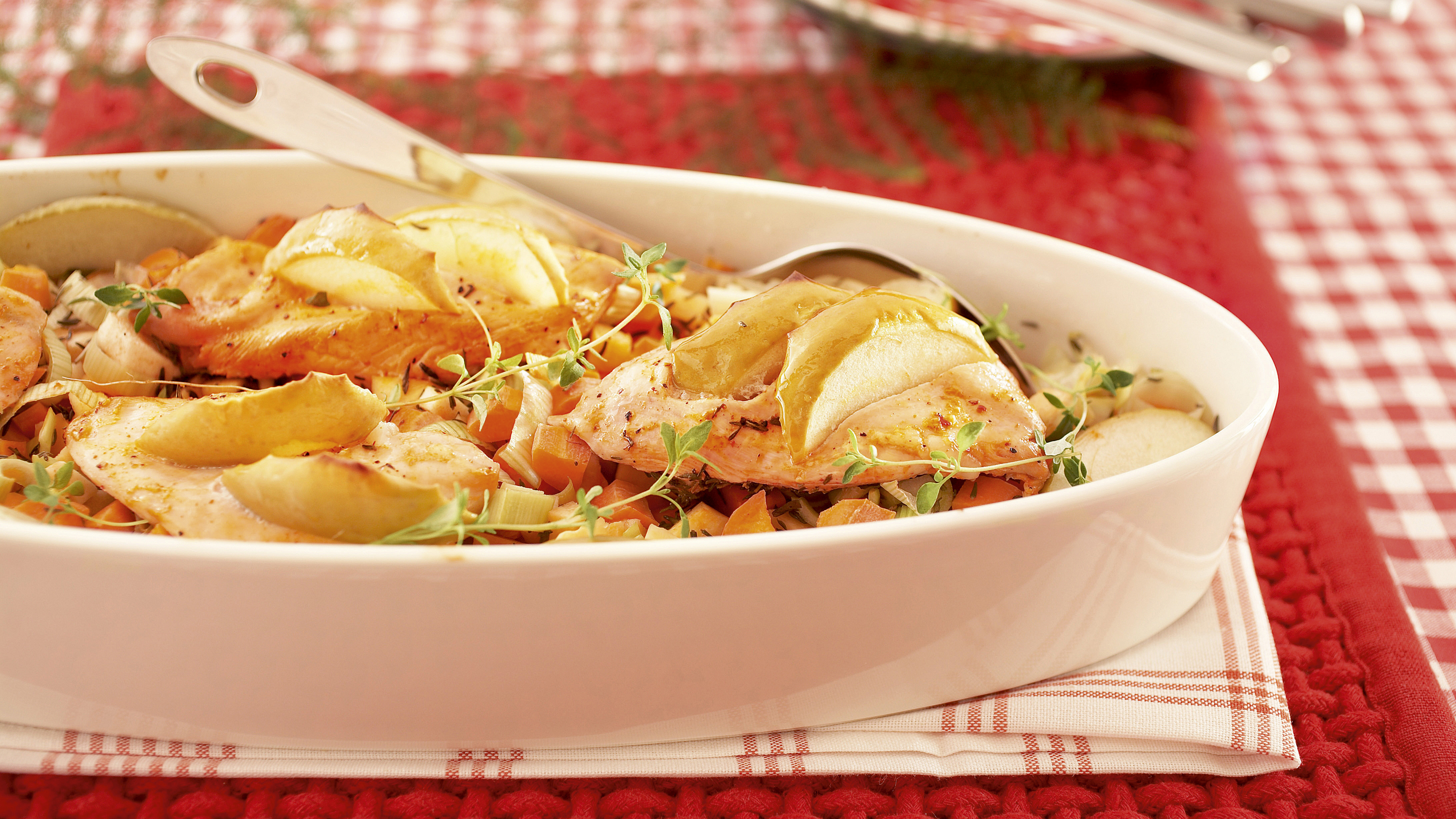 Omenabroilerit juurespedillä