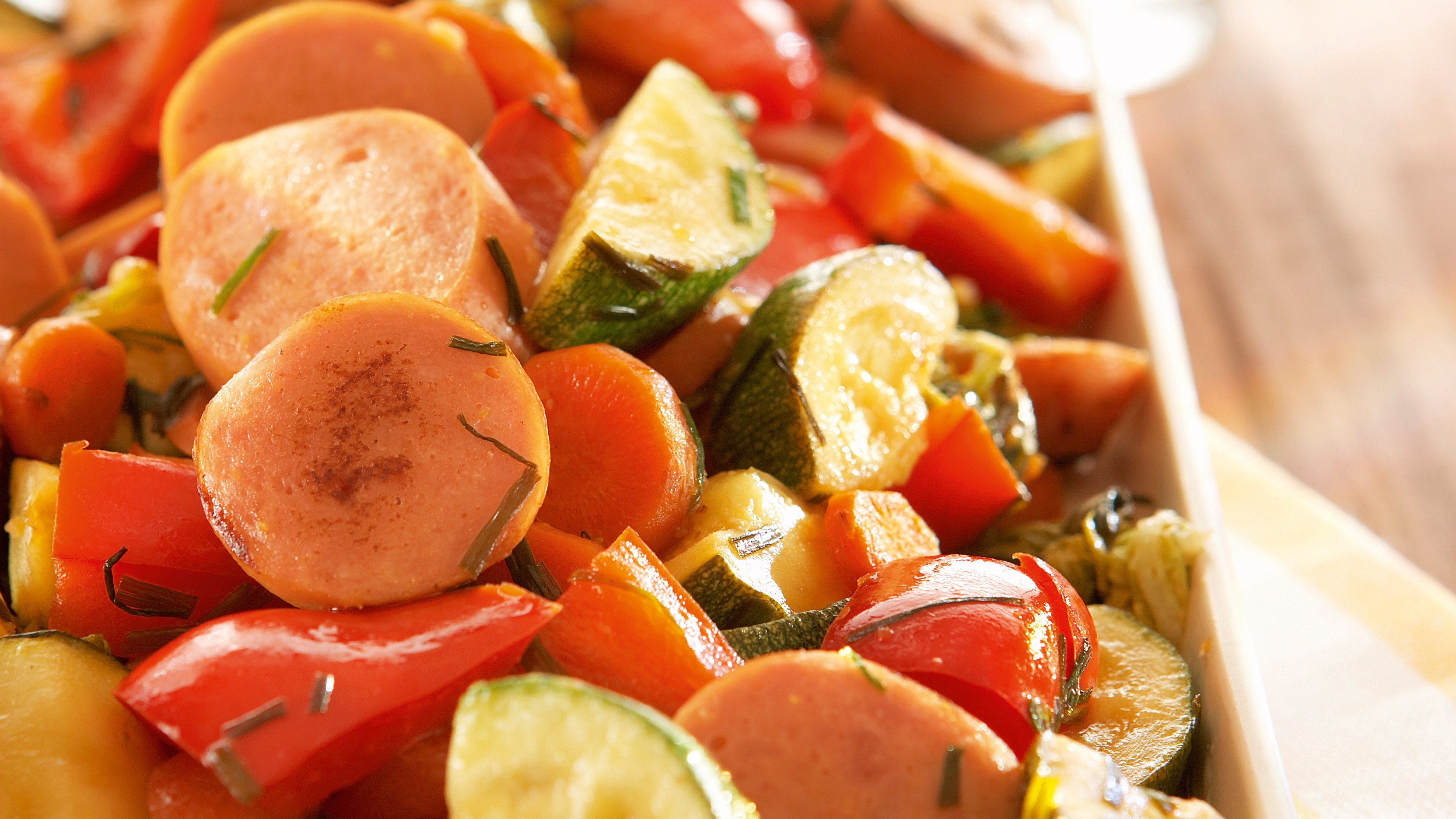 Vihannes-makkarapannu