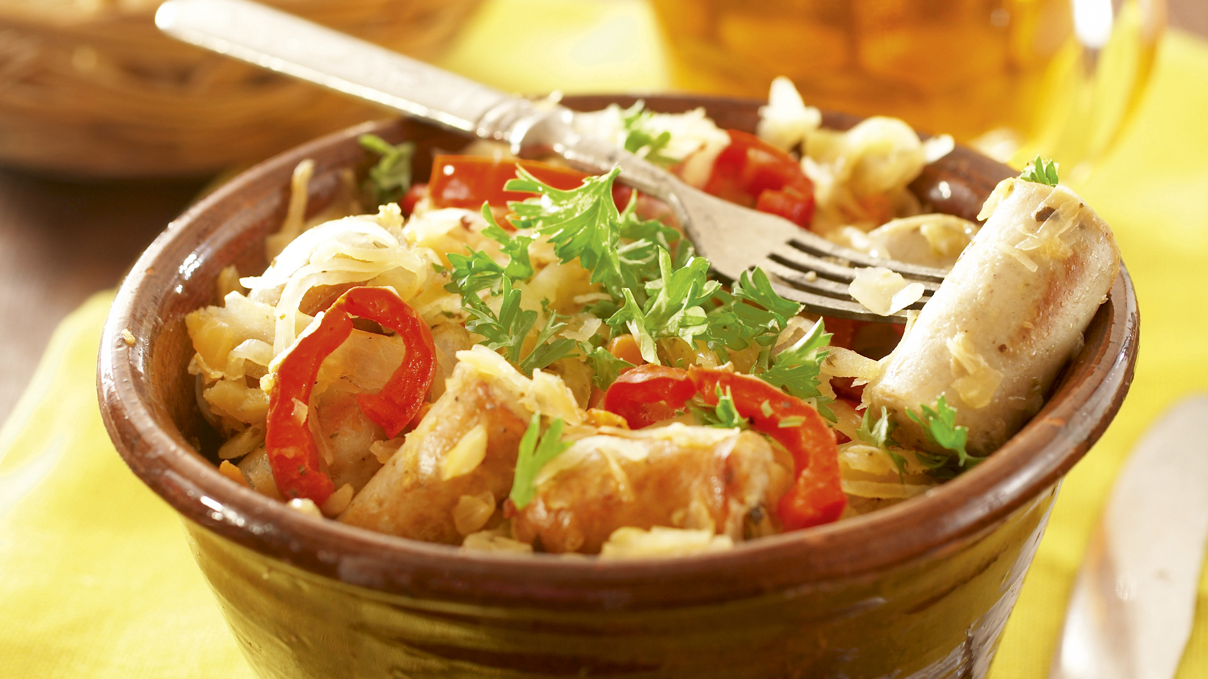 Bratwursti-hapankaaliruukku