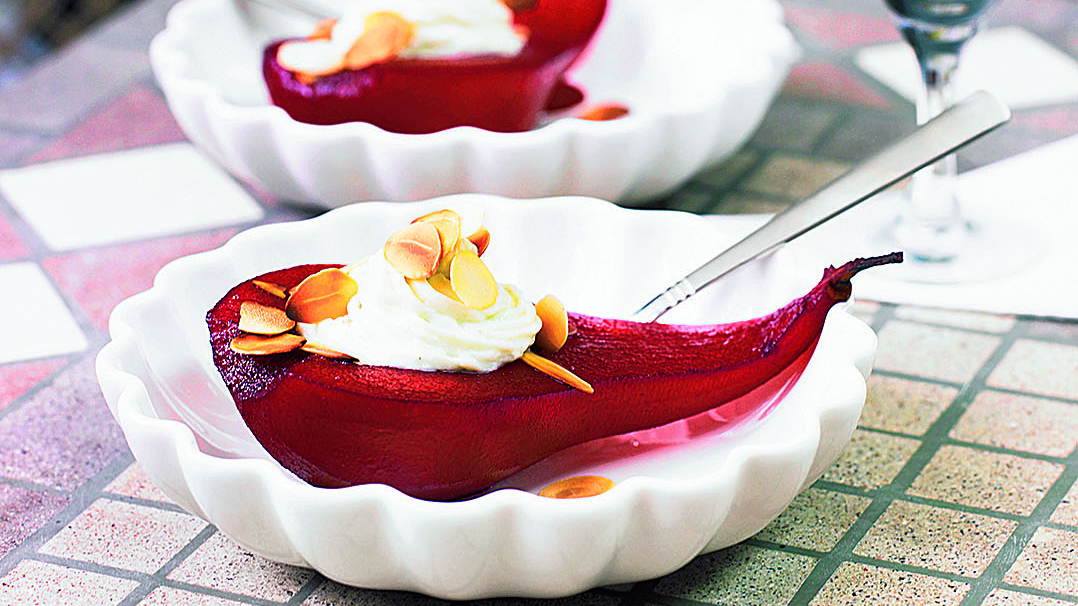 Cassispäärynät ja Roquefort-vaahto